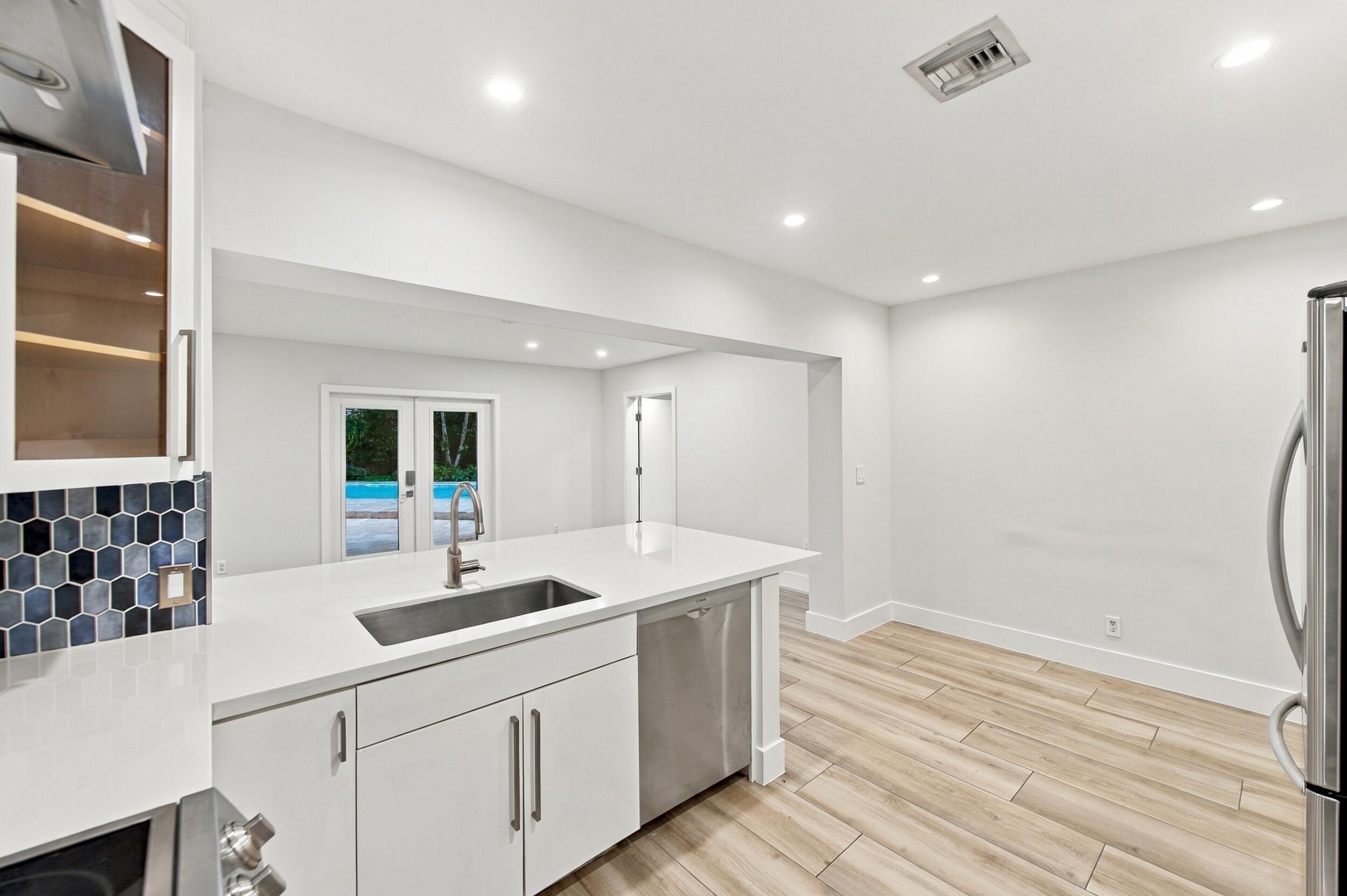 722 SW 16th Ct Fort Lauderdale, FL 33315