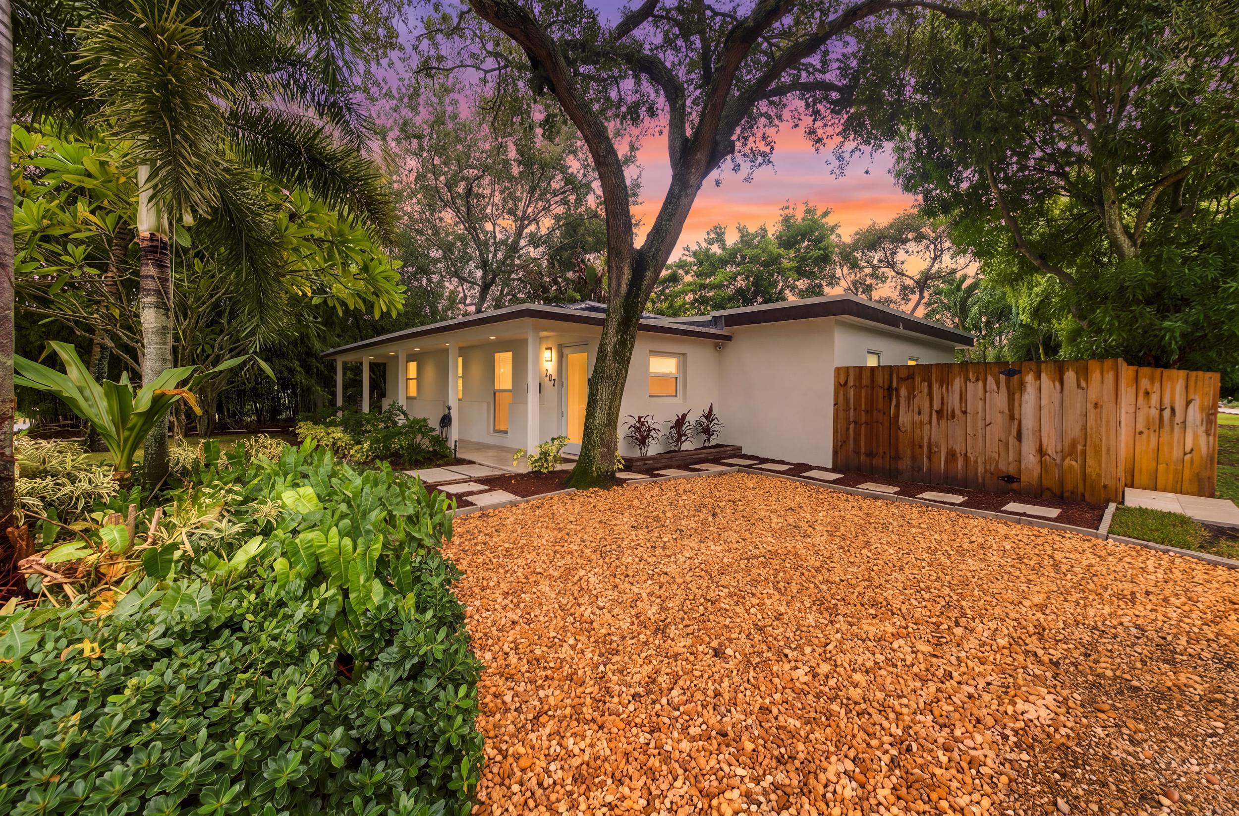 722 SW 16th Ct Fort Lauderdale, FL 33315