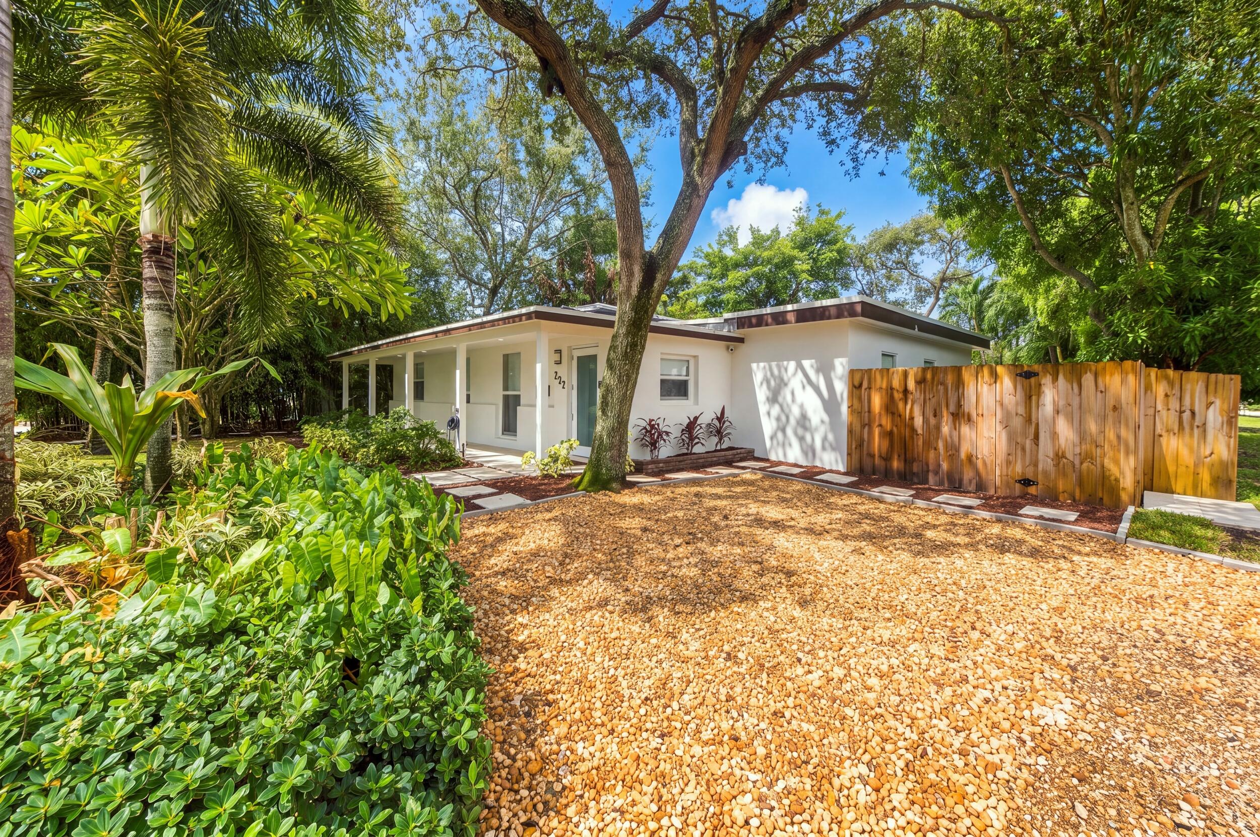 722 SW 16th Ct Fort Lauderdale, FL 33315
