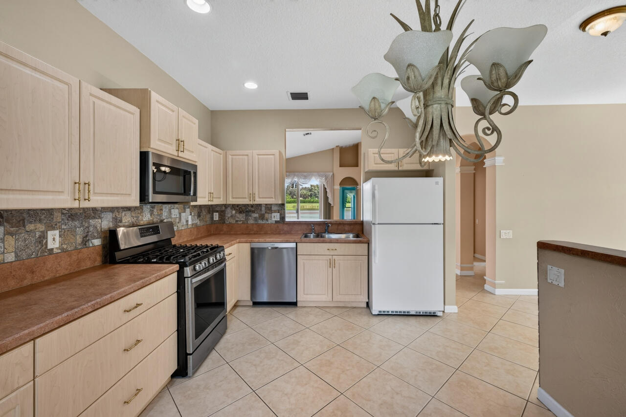 326 NW Treeline Trace Port St Lucie, FL 34986