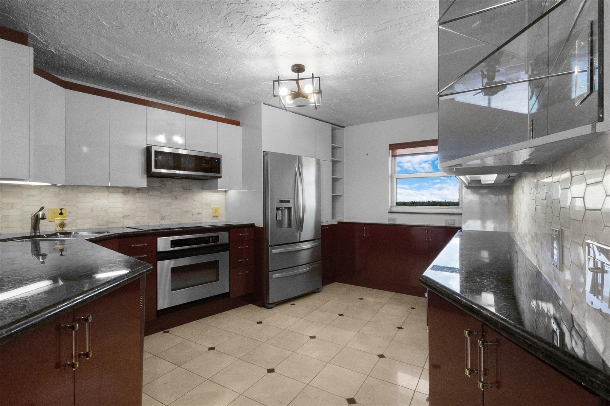 1537 E Hillsboro Blvd #745