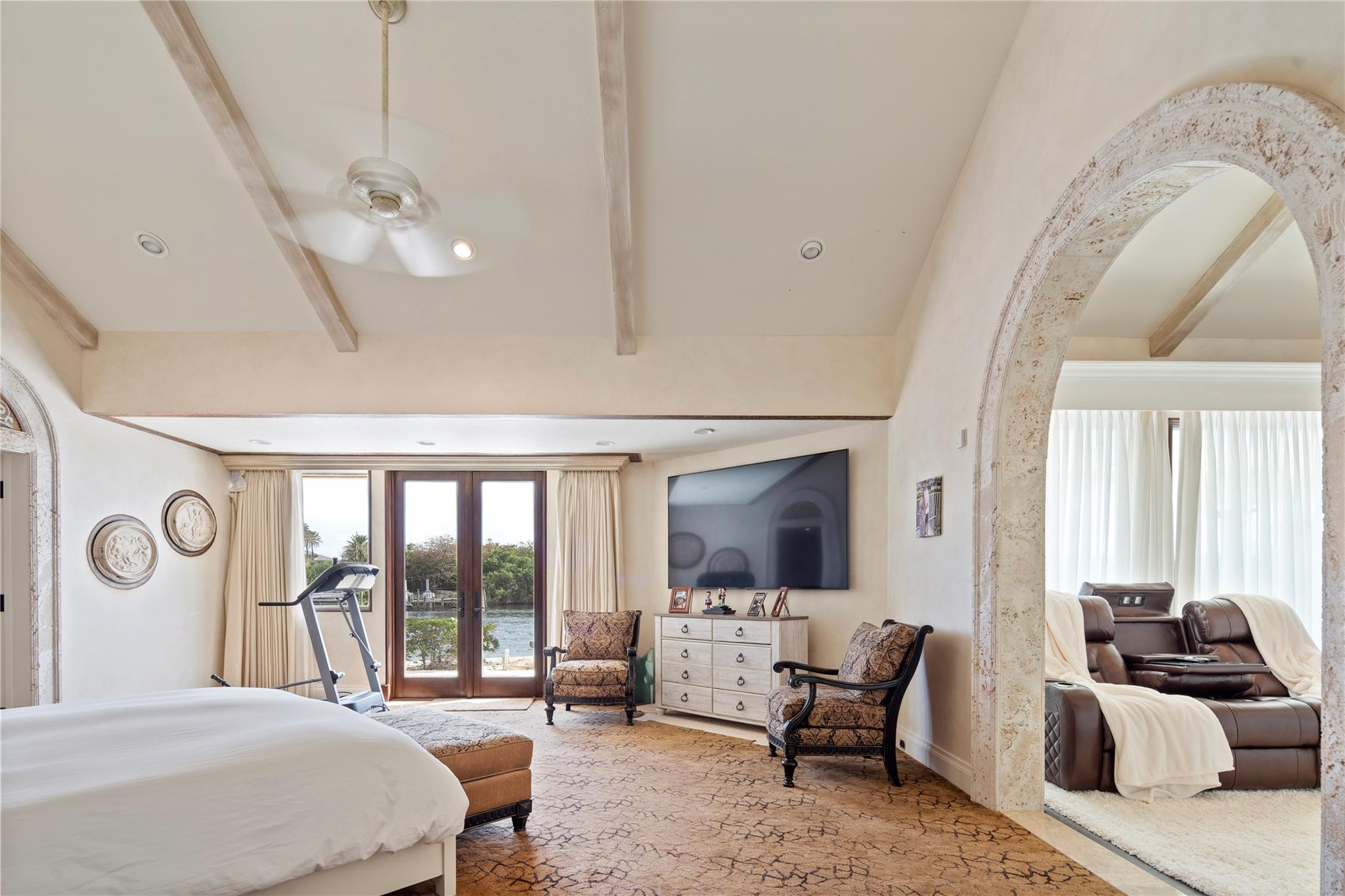 3100 NE 46th St Lighthouse Point, FL 33064