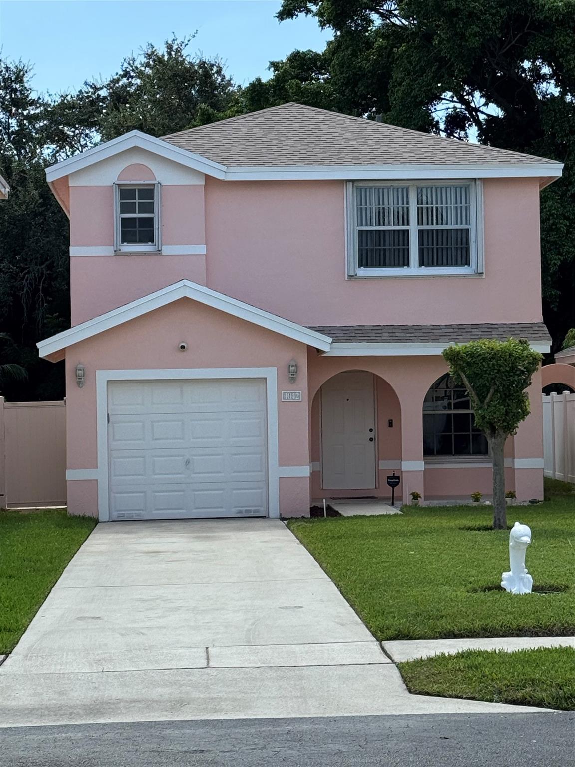 4042 Eastridge Cir