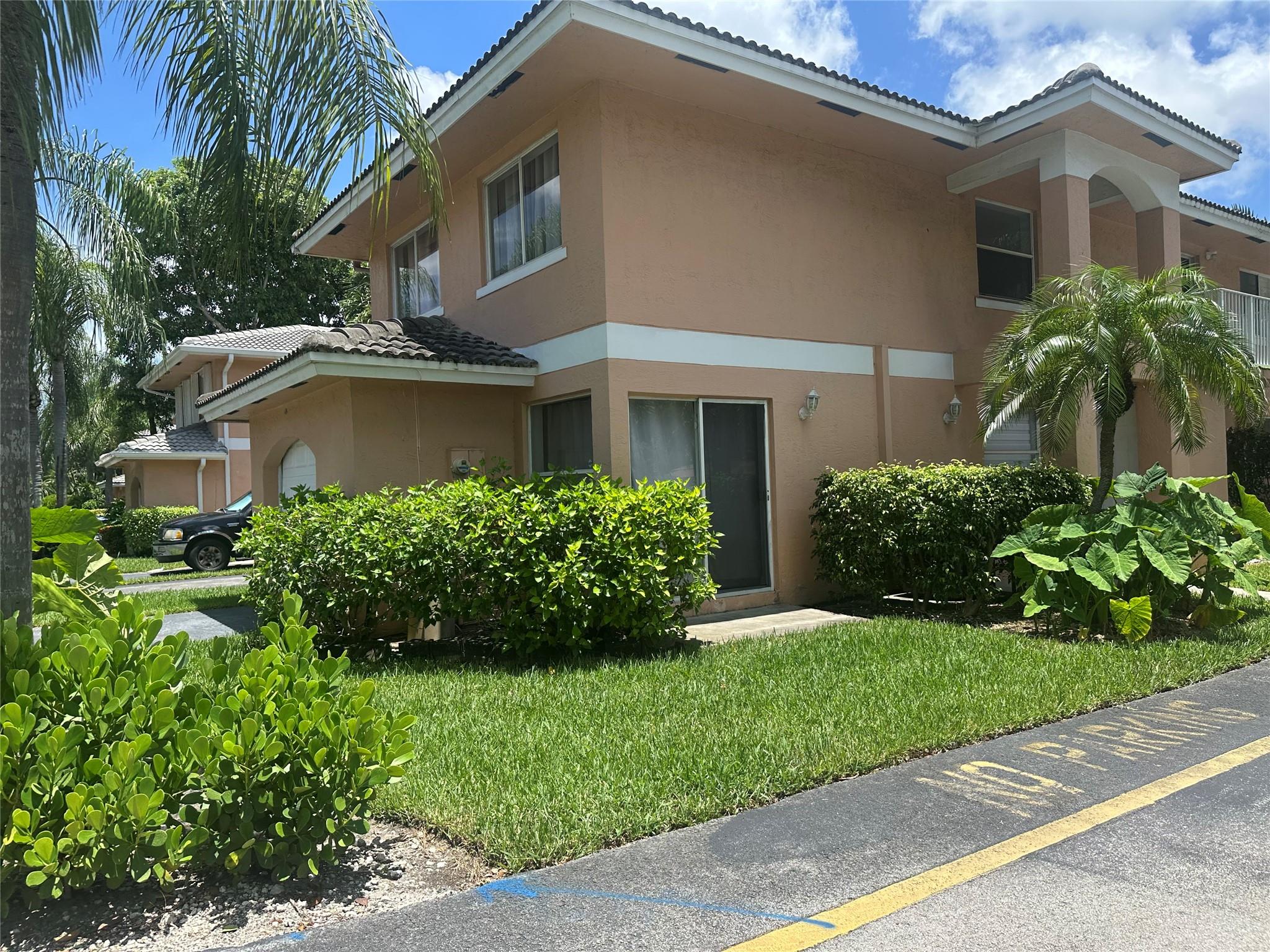 3263 NW 44th St #6