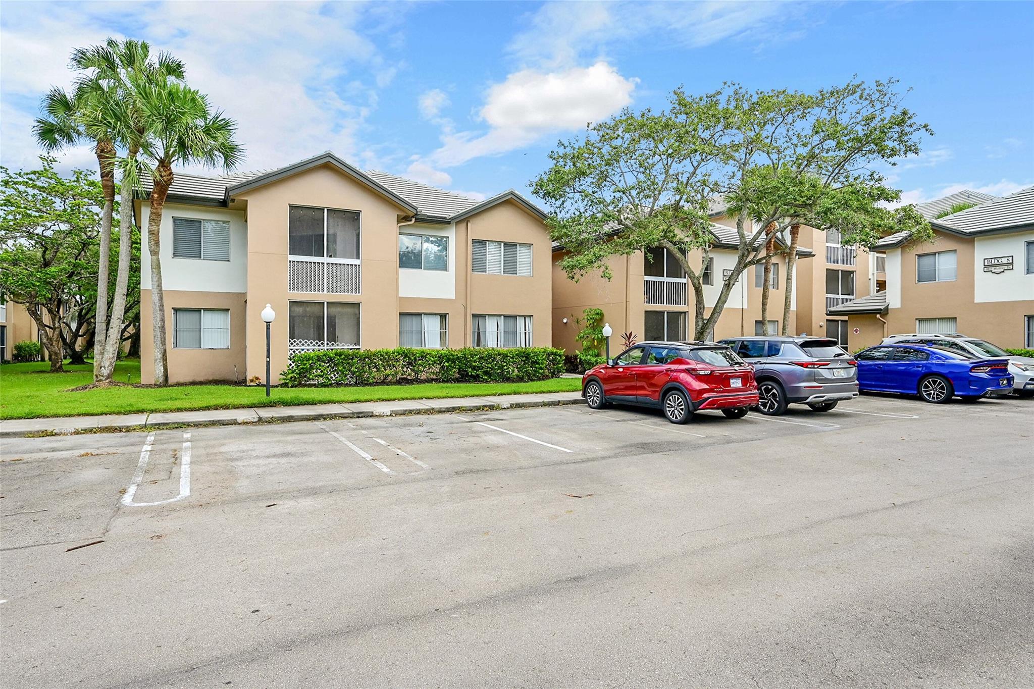 9833 Westview Dr #837