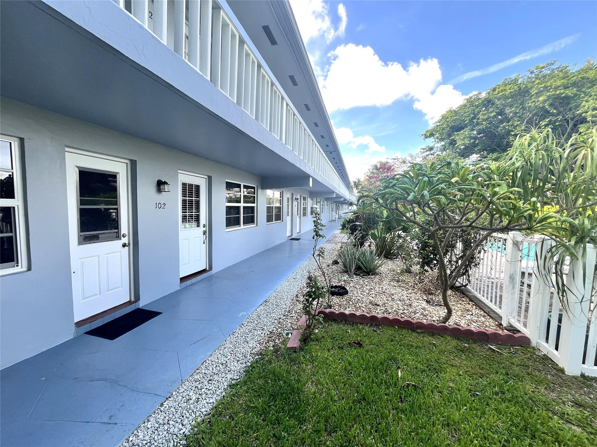 751 Pine Dr #103,Pompano Beach, FL 33060