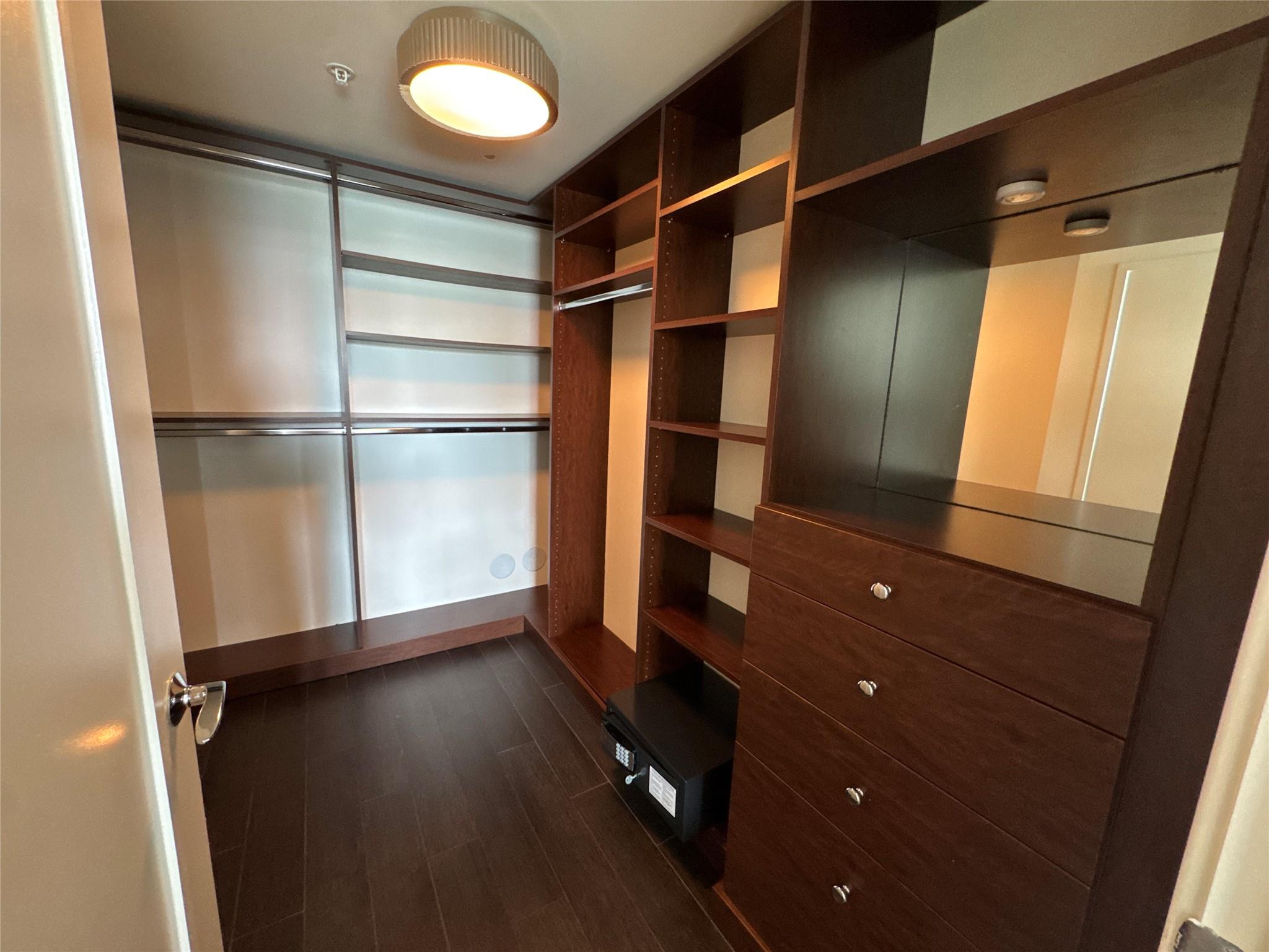 image Riva Condominium15