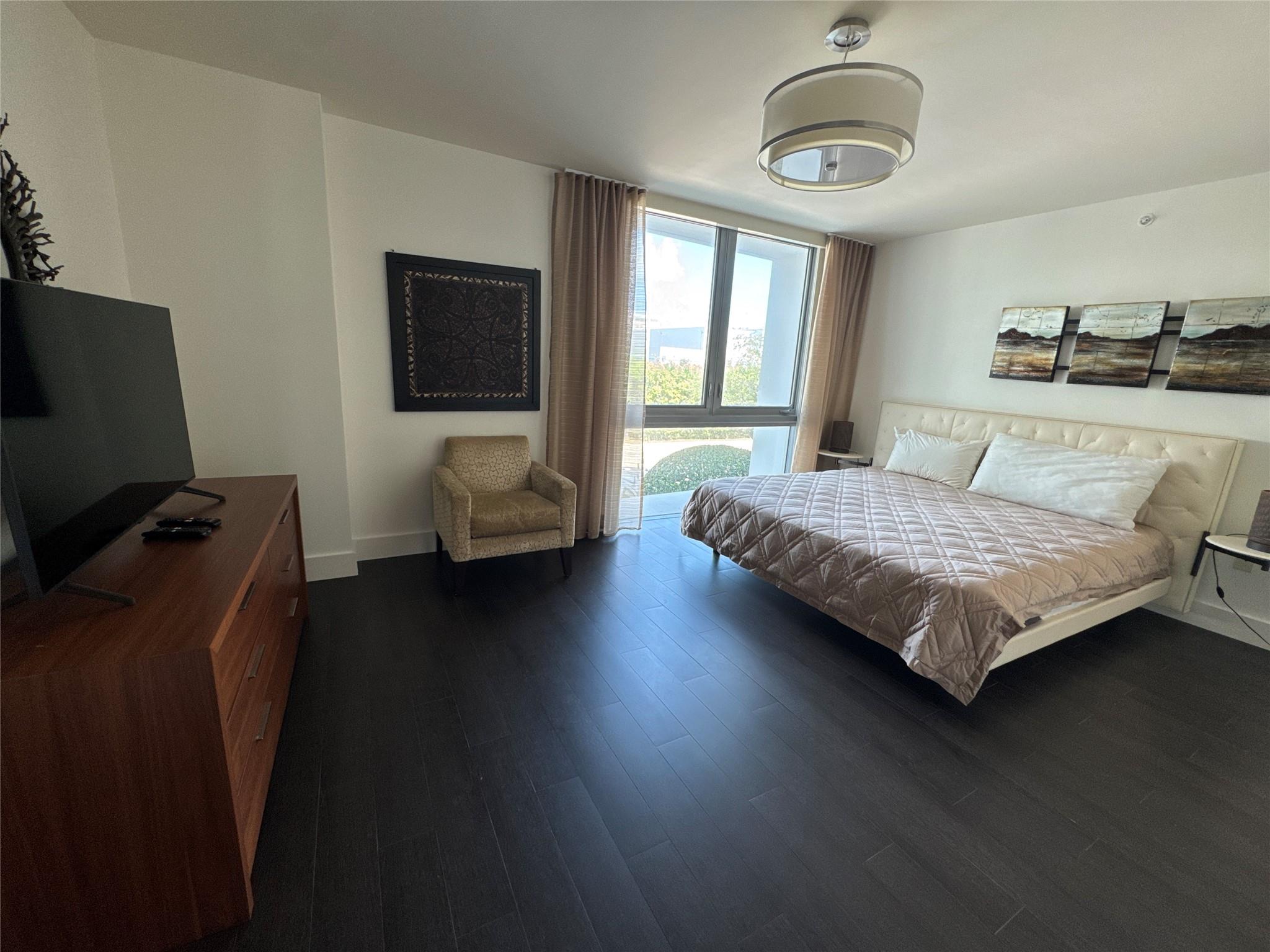 image Riva Condominium27