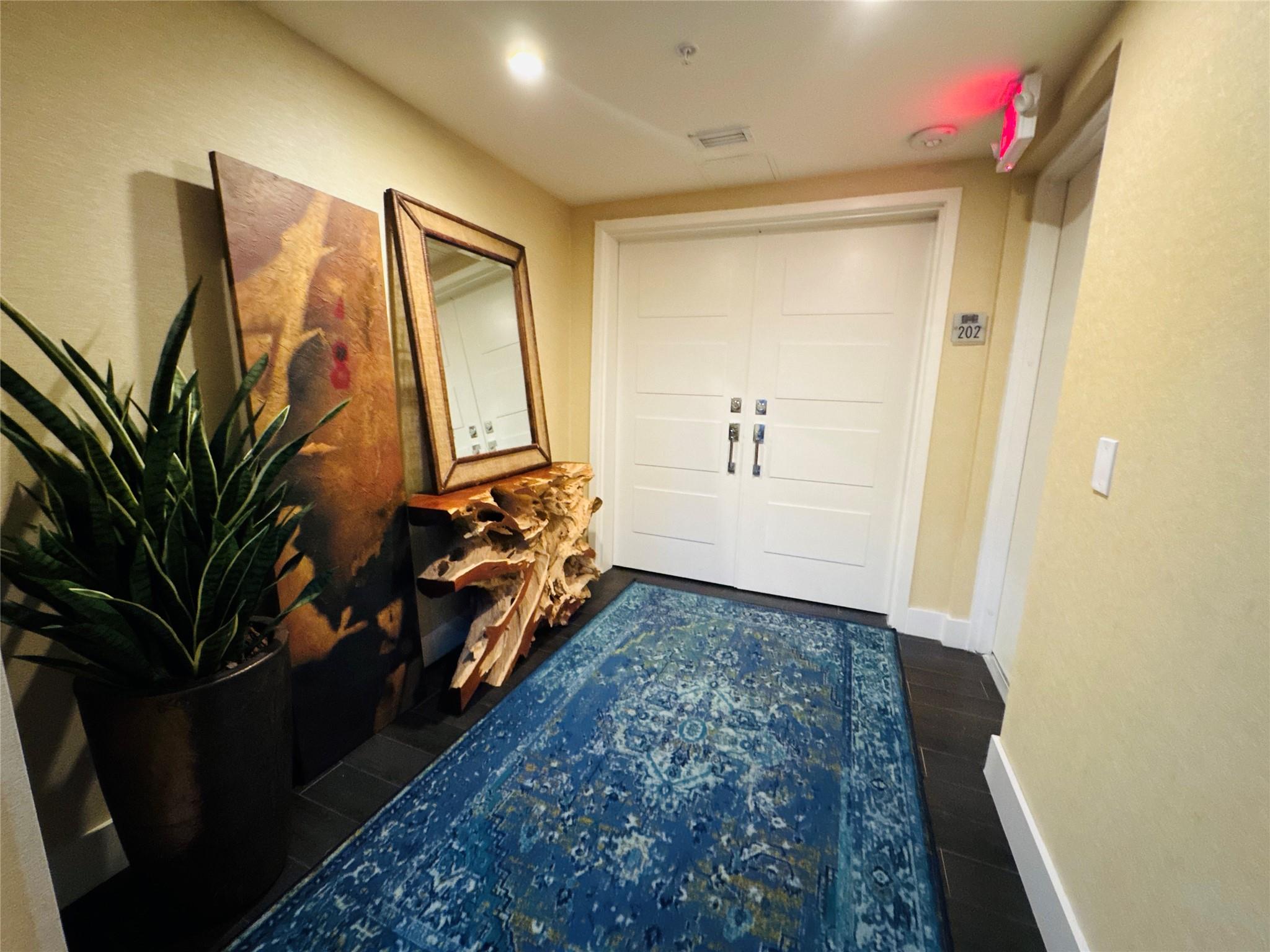 image Riva Condominium36