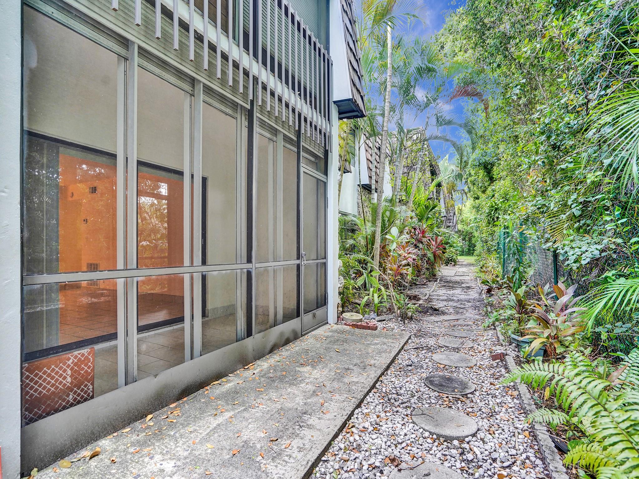 3115 Oakland Shores Dr #110,Oakland Park, FL 33309