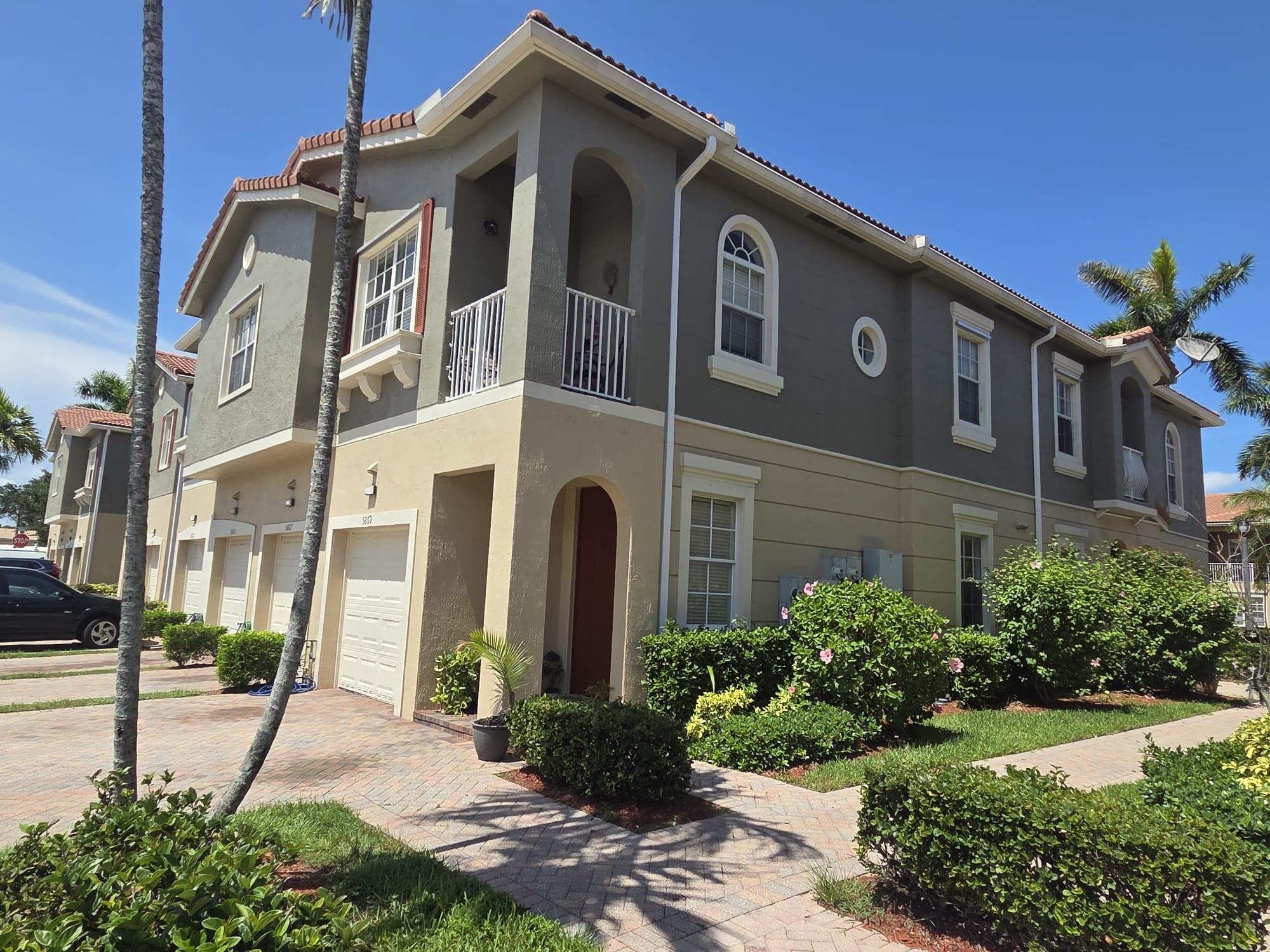 5869 Hampton Hls Blvd