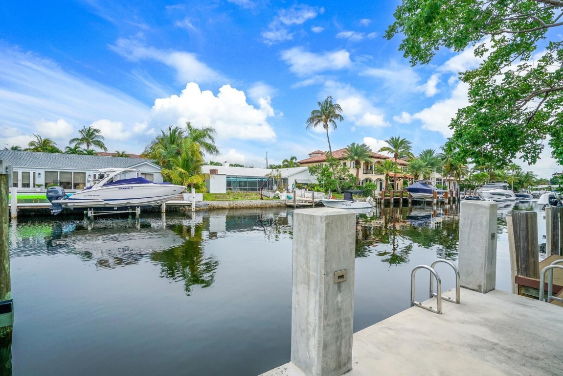 3721 NE 29th Lighthouse Point, FL 33064