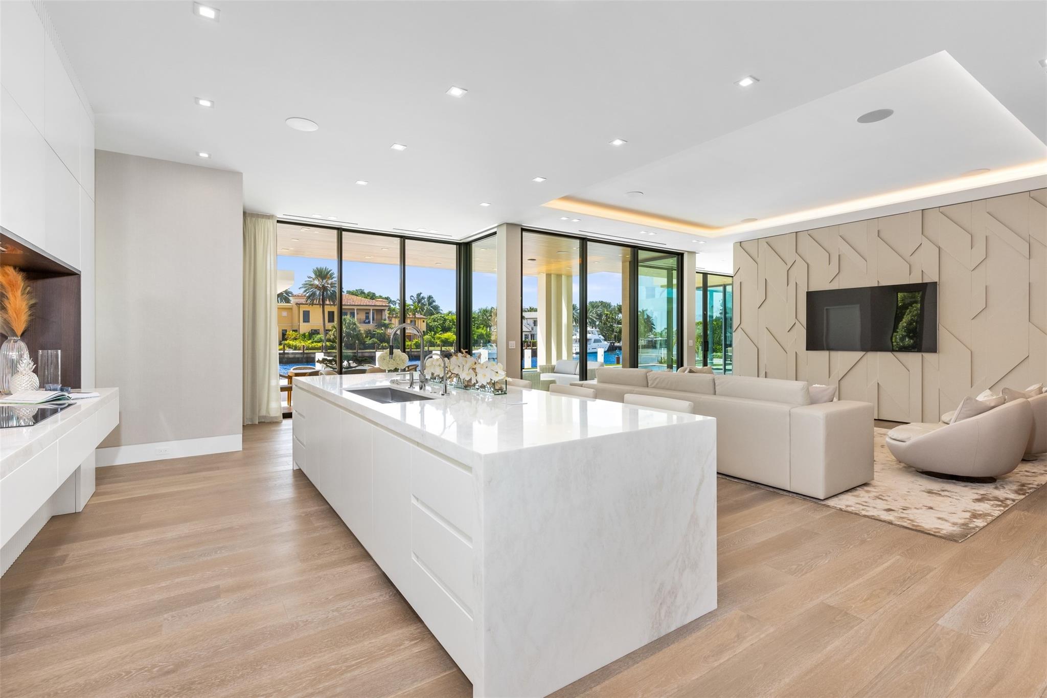 68 Isla Bahia Dr Fort Lauderdale, FL 33316