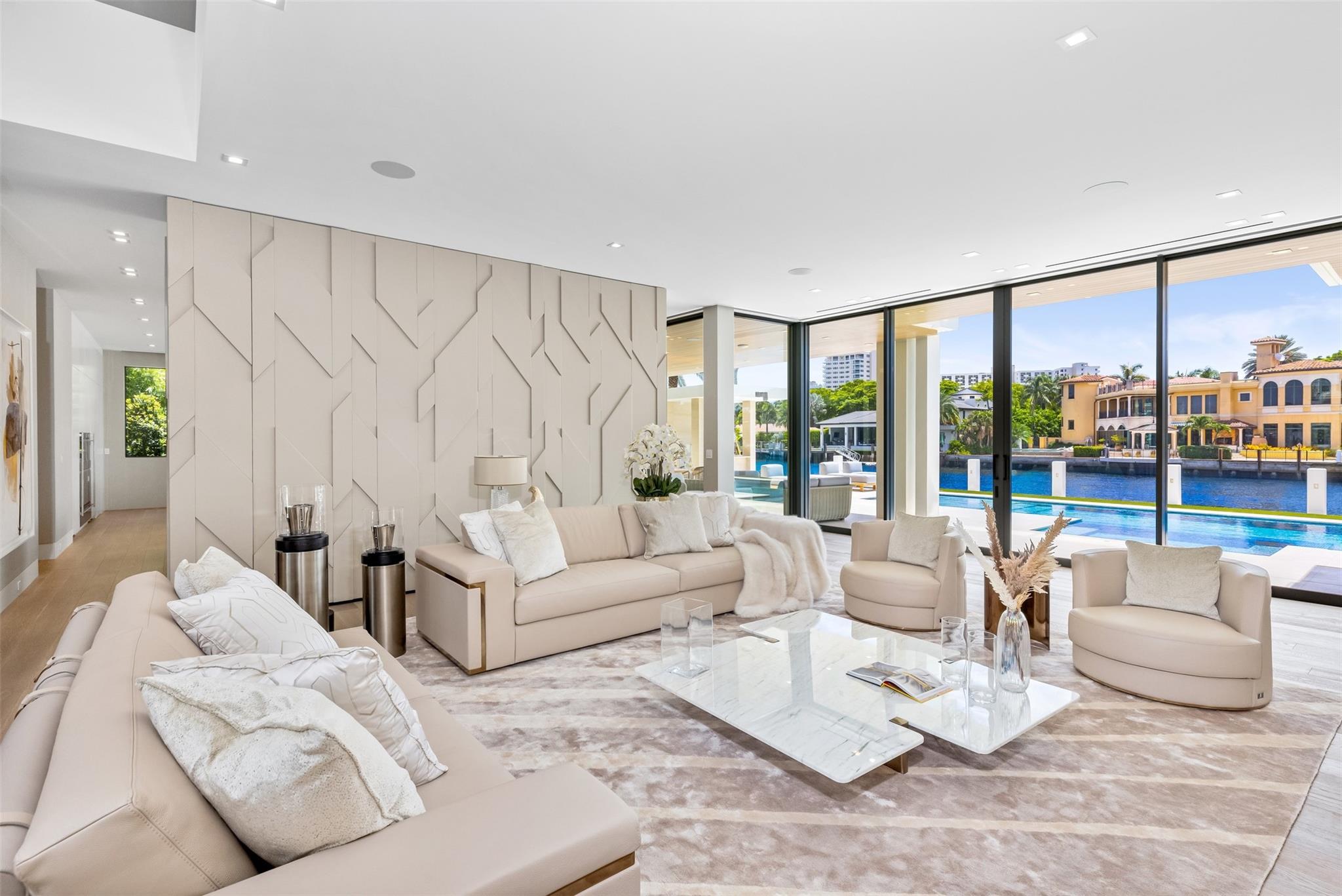 68 Isla Bahia Dr Fort Lauderdale, FL 33316