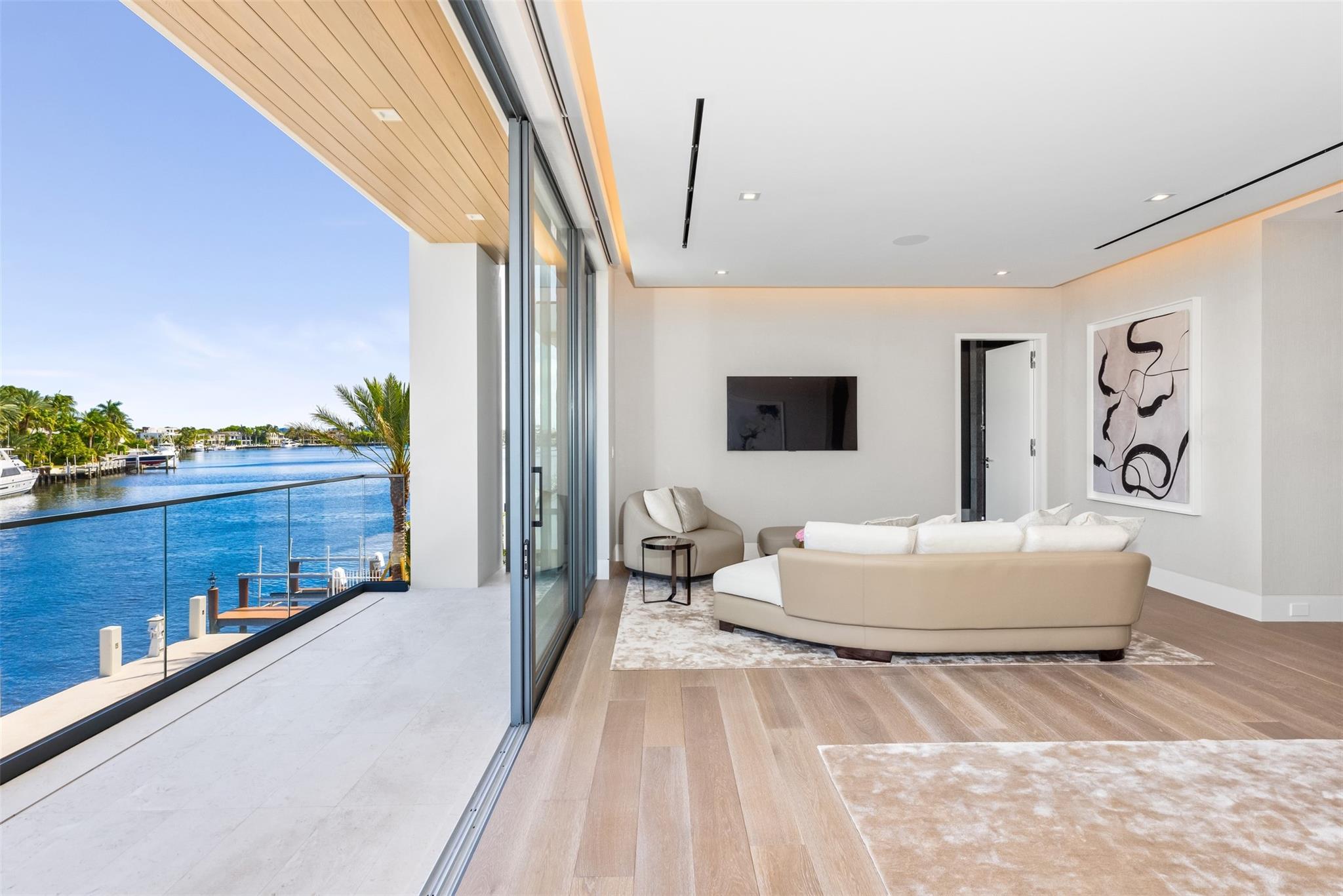 68 Isla Bahia Dr Fort Lauderdale, FL 33316