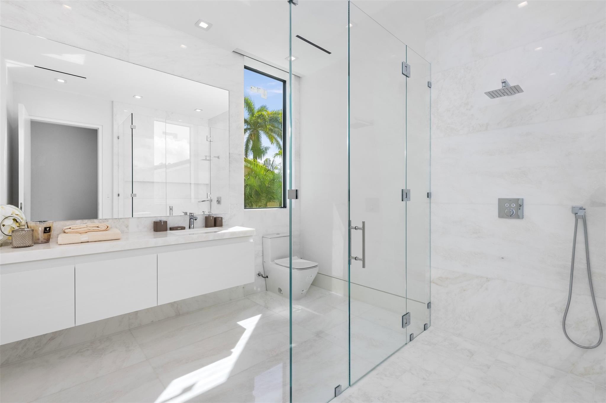 68 Isla Bahia Dr Fort Lauderdale, FL 33316