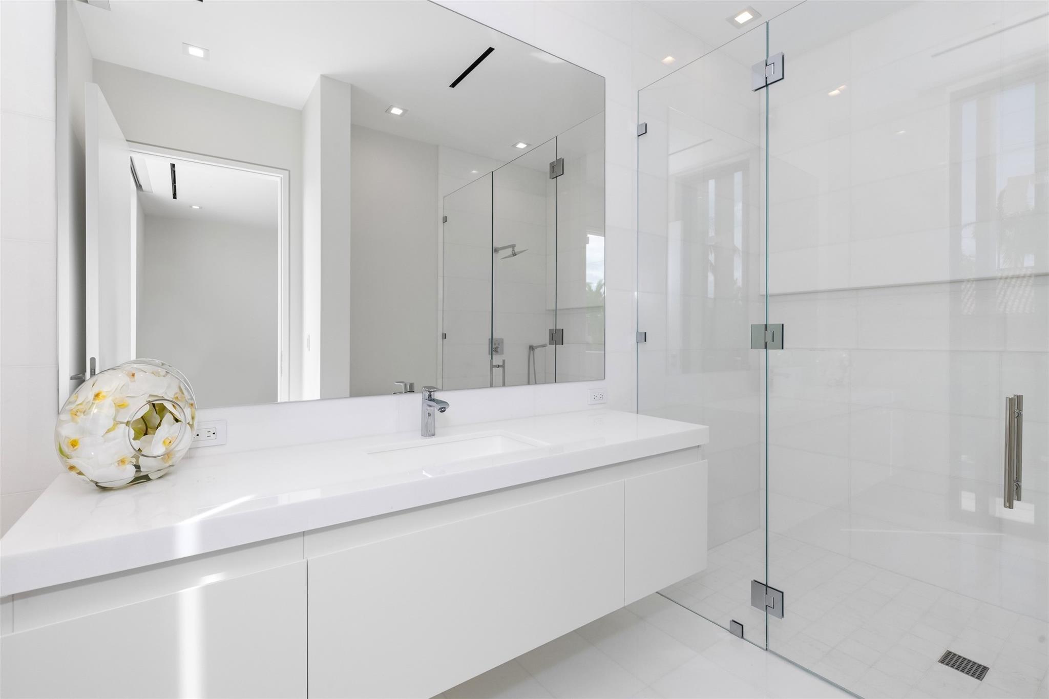 68 Isla Bahia Dr Fort Lauderdale, FL 33316