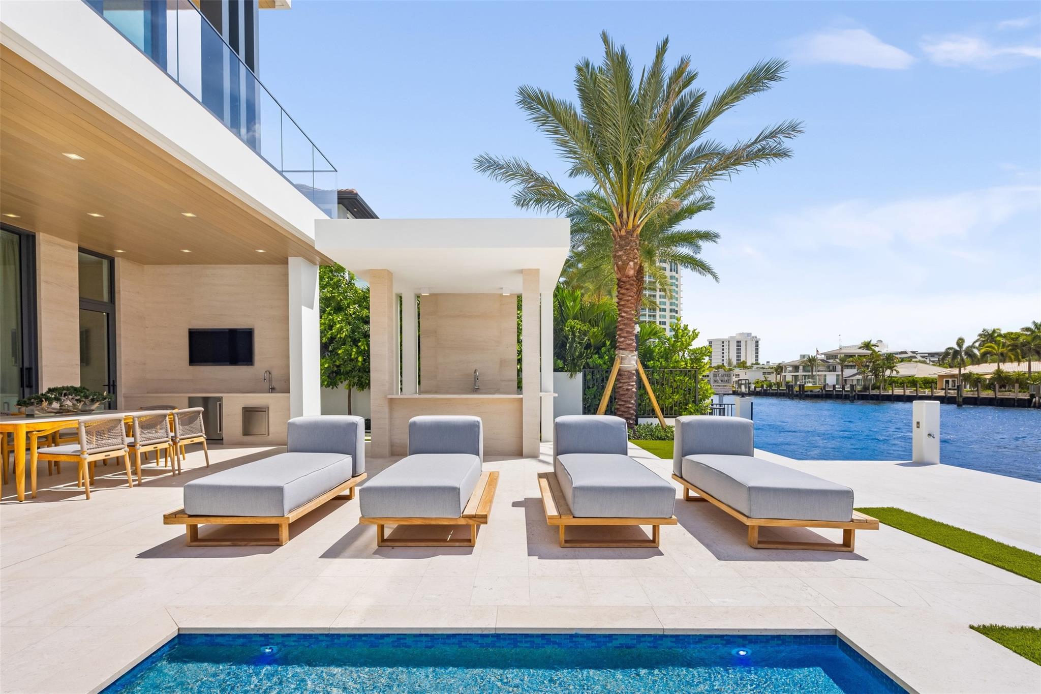 68 Isla Bahia Dr Fort Lauderdale, FL 33316