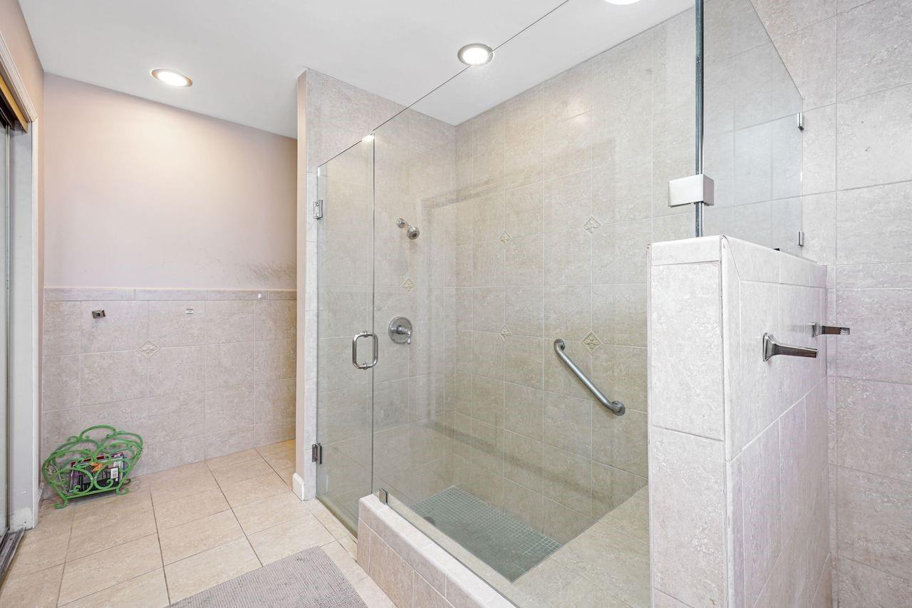 6207 Royal Poinciana Ln Tamarac, FL 33319