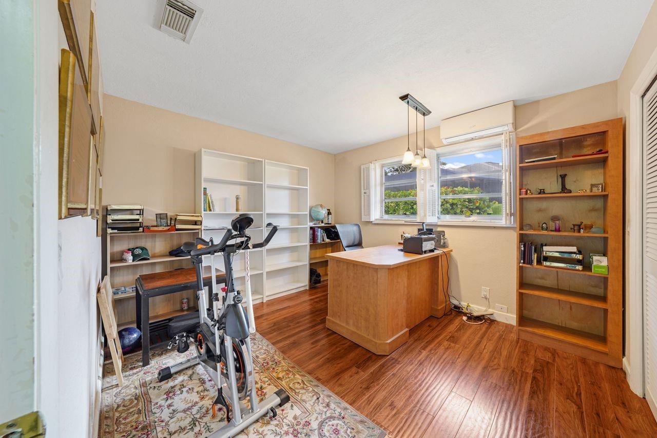 6207 Royal Poinciana Ln Tamarac, FL 33319