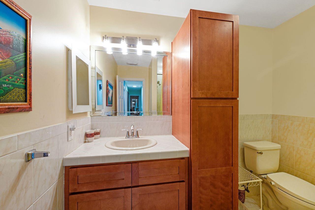 6207 Royal Poinciana Ln Tamarac, FL 33319