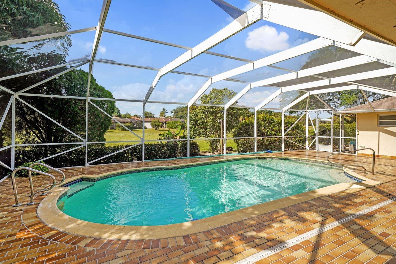 6207 Royal Poinciana Ln Tamarac, FL 33319