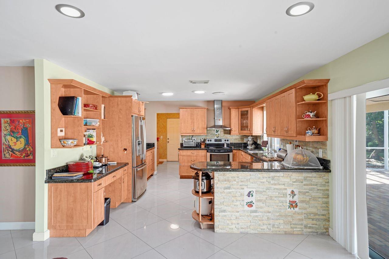 6207 Royal Poinciana Ln Tamarac, FL 33319