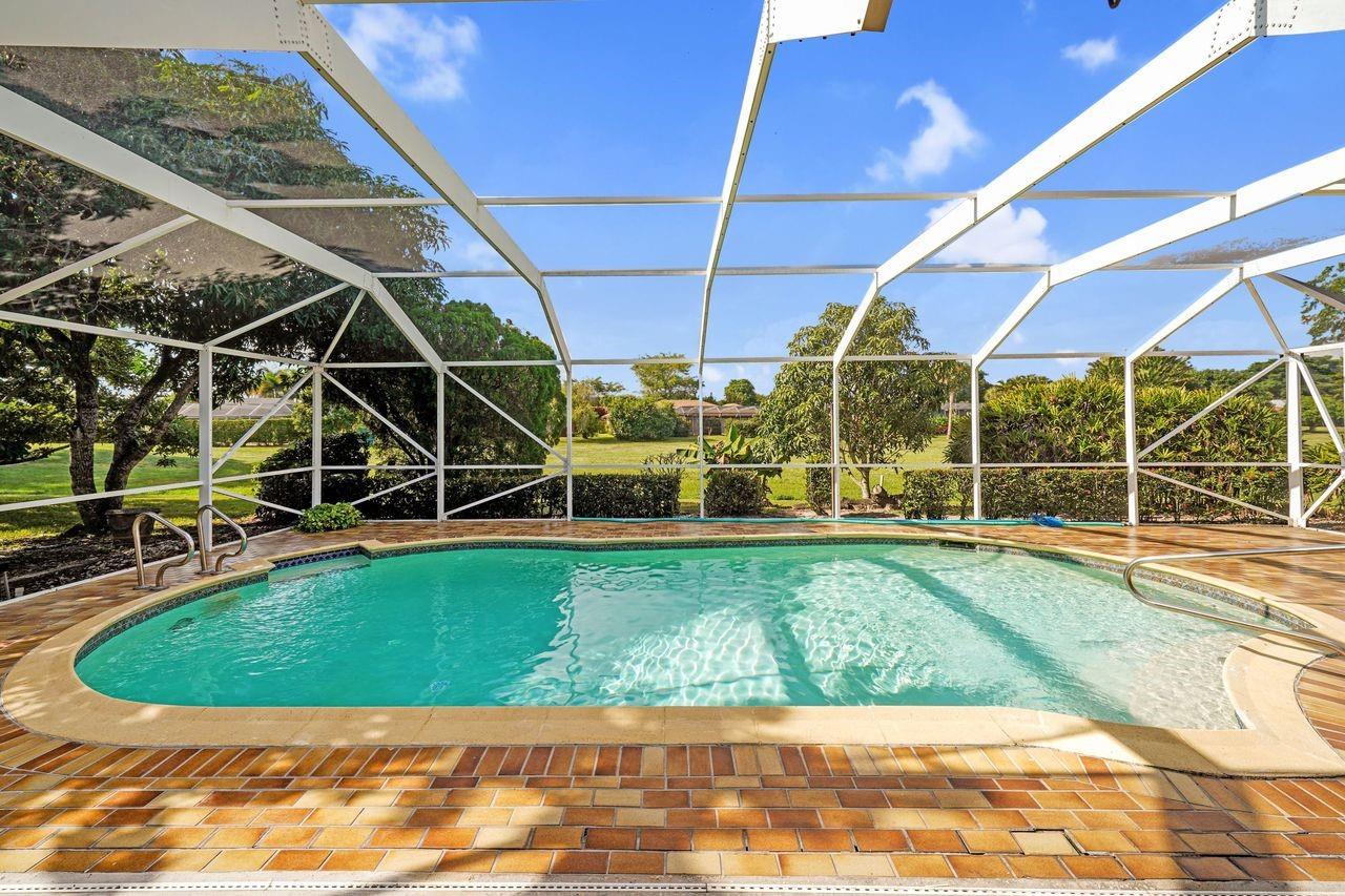 6207 Royal Poinciana Ln Tamarac, FL 33319