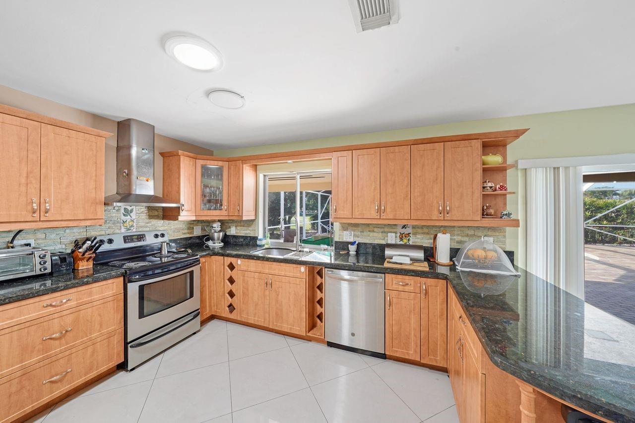 6207 Royal Poinciana Ln Tamarac, FL 33319