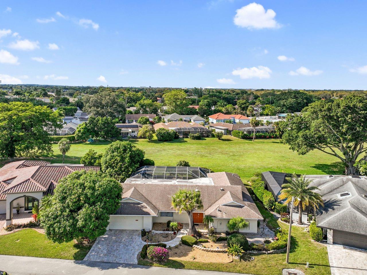 6207 Royal Poinciana Ln Tamarac, FL 33319