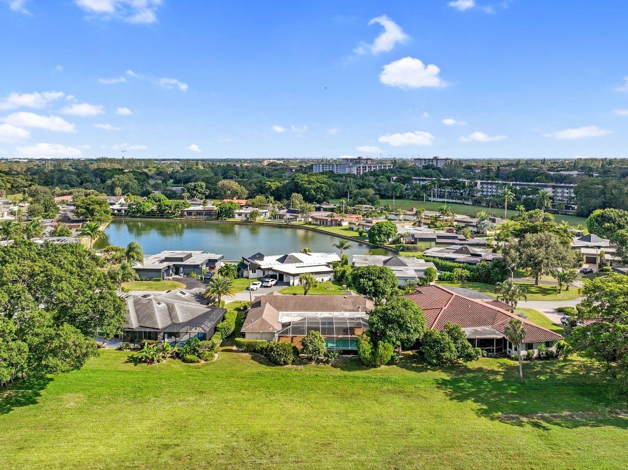 6207 Royal Poinciana Ln Tamarac, FL 33319