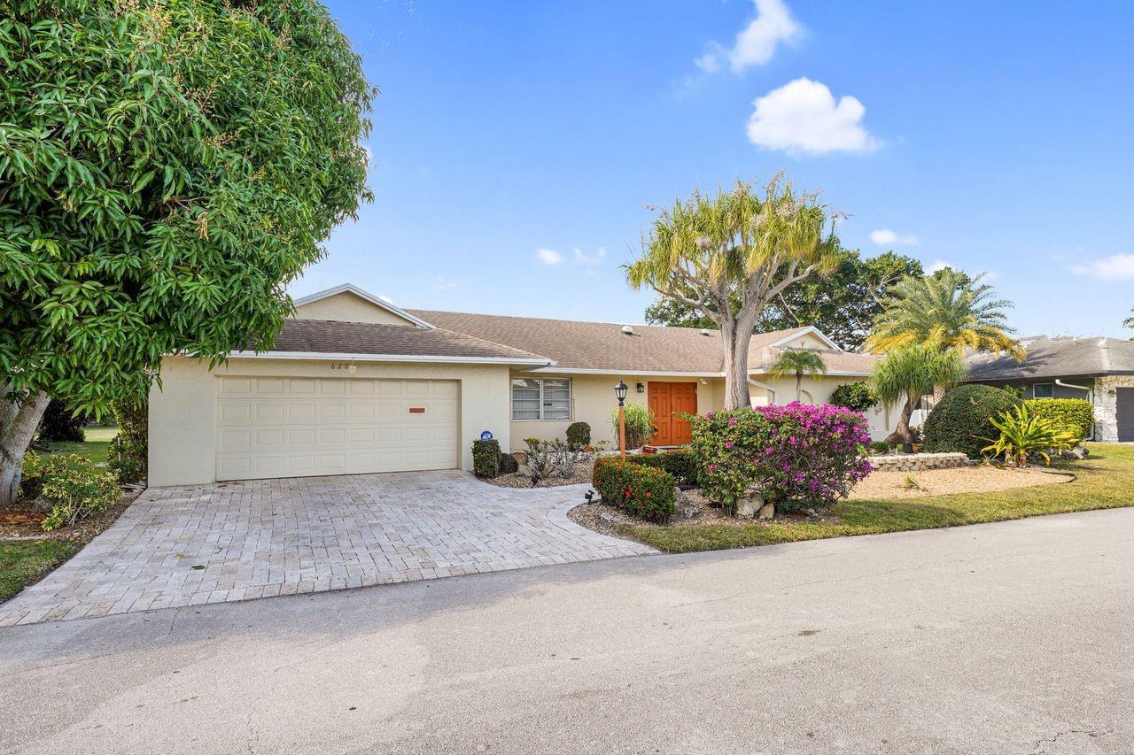 6207 Royal Poinciana Ln Tamarac, FL 33319