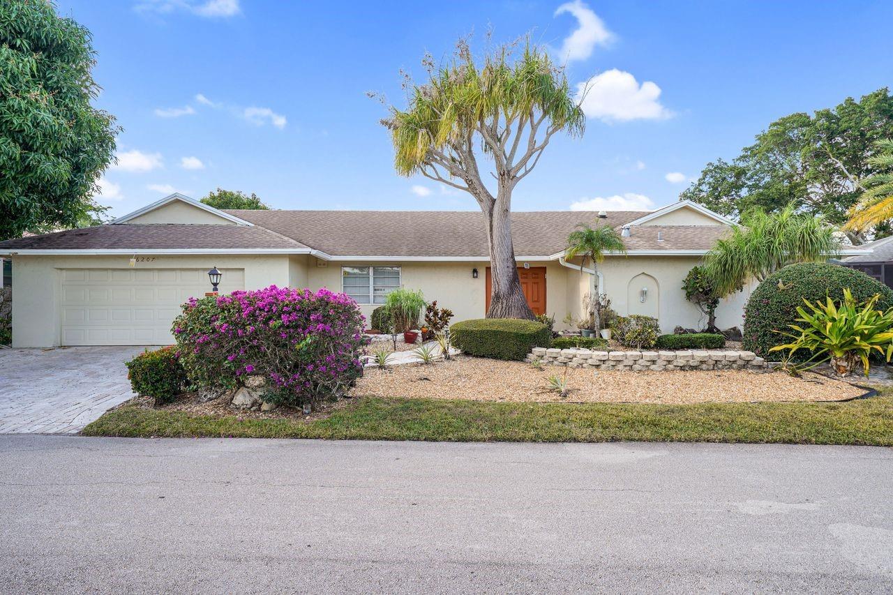 6207 Royal Poinciana Ln Tamarac, FL 33319