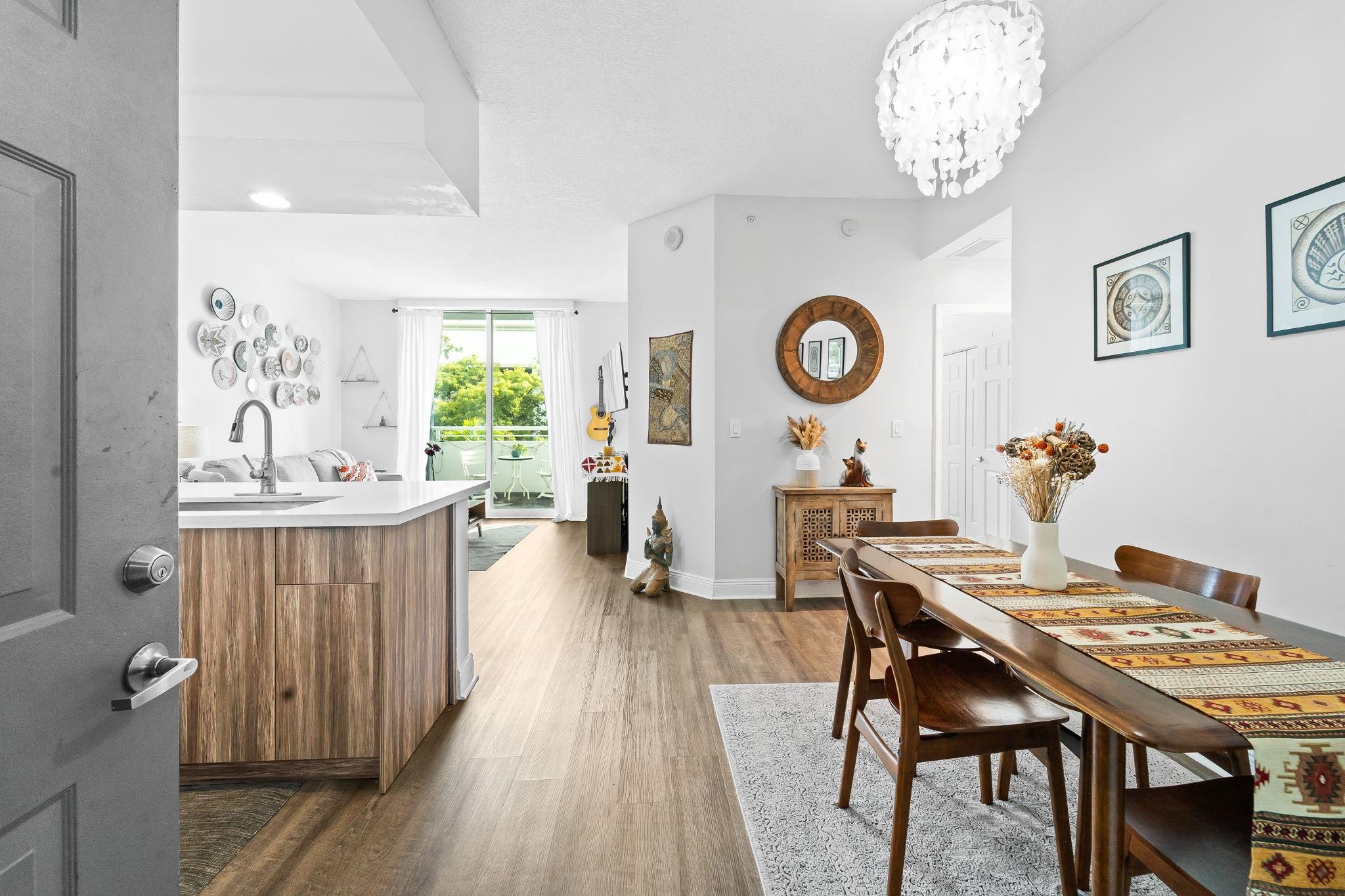 image 1800 Biscayne Plaza1