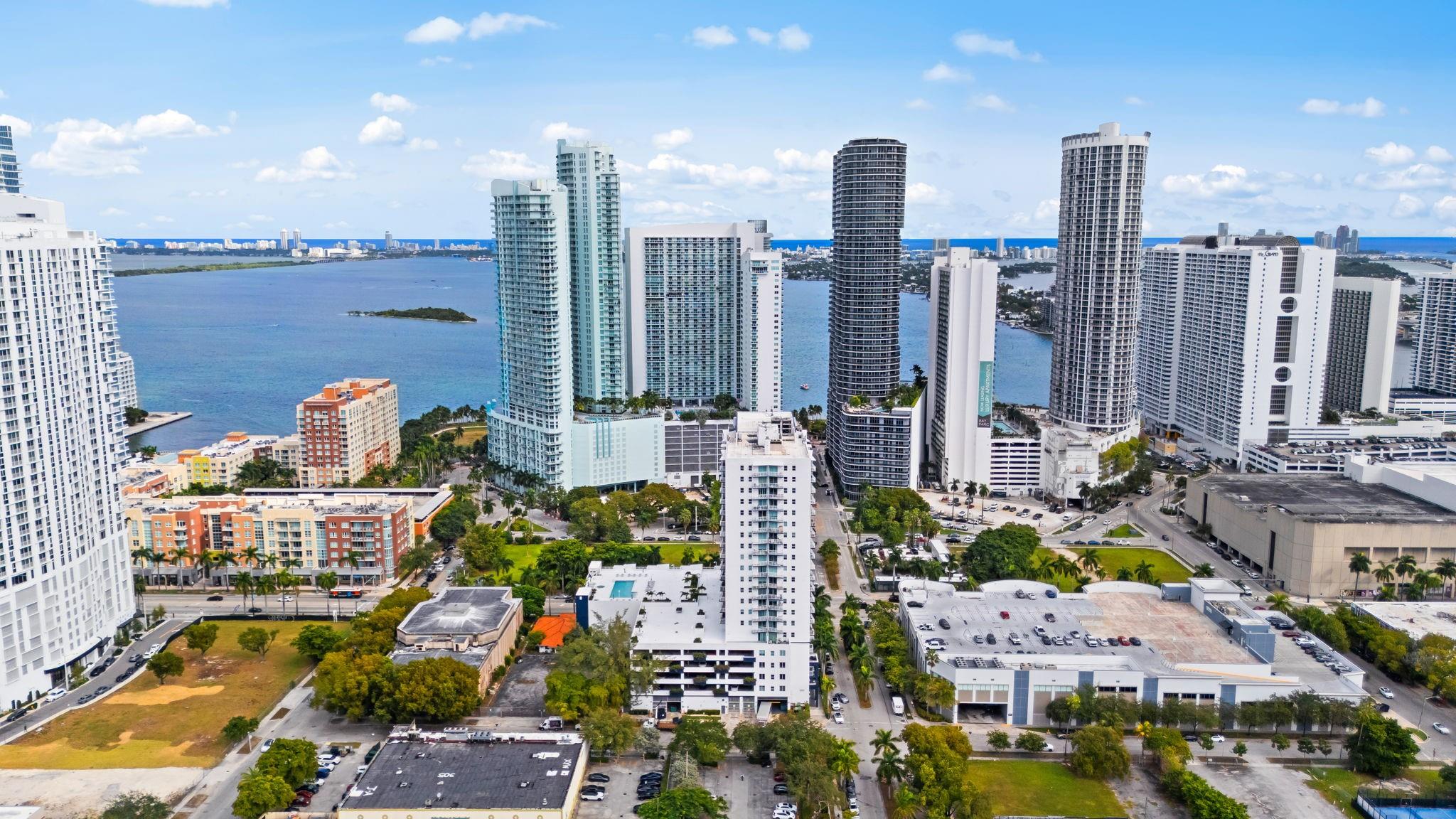 image 1800 Biscayne Plaza19