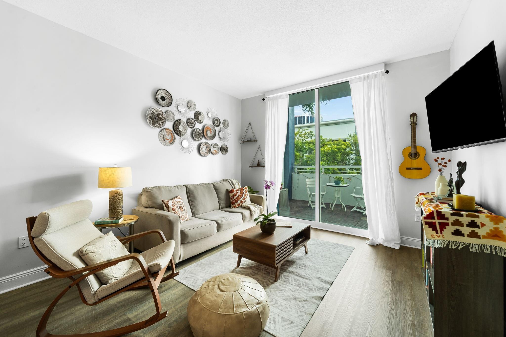 image 1800 Biscayne Plaza2