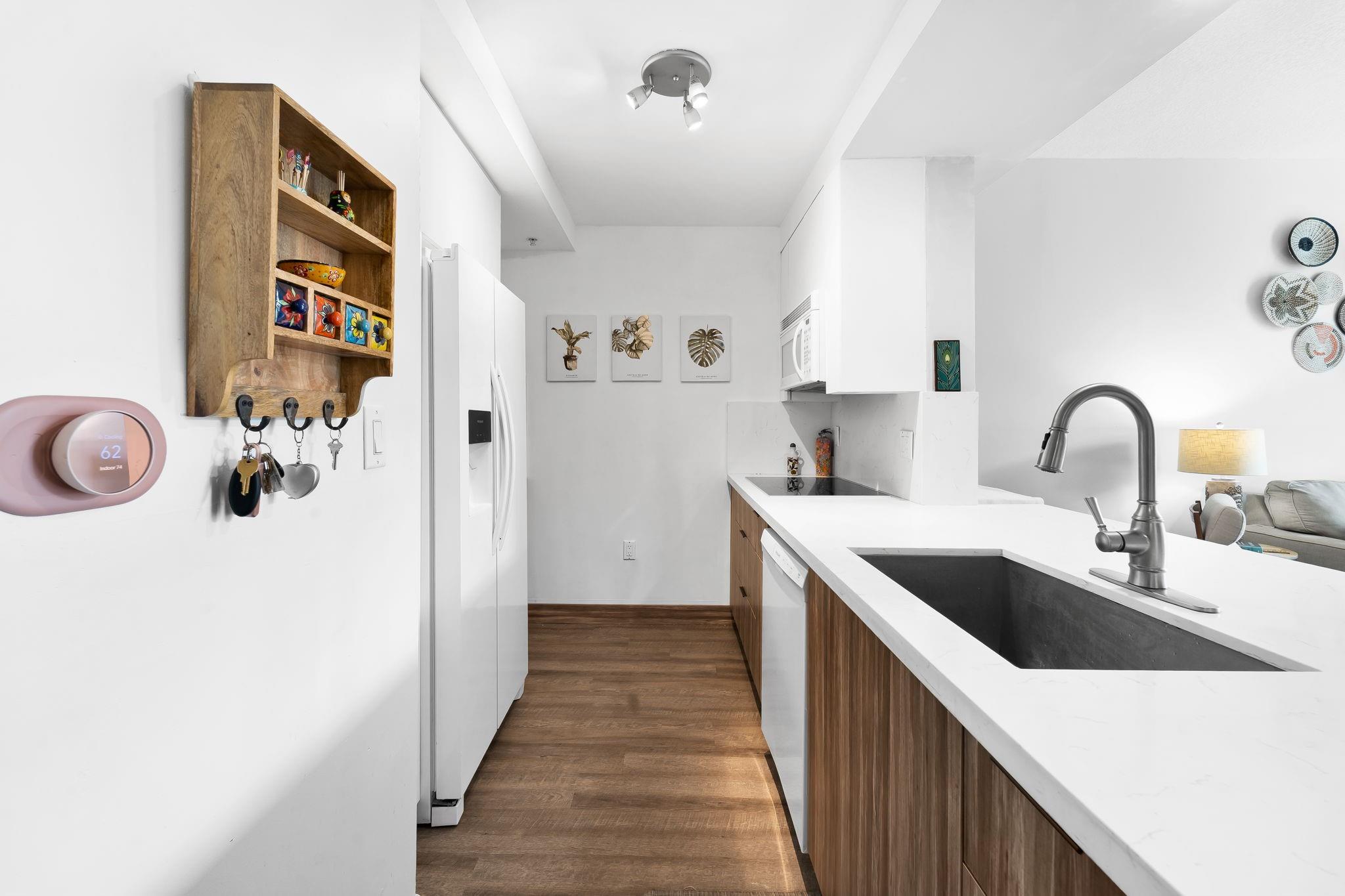 image 1800 Biscayne Plaza4