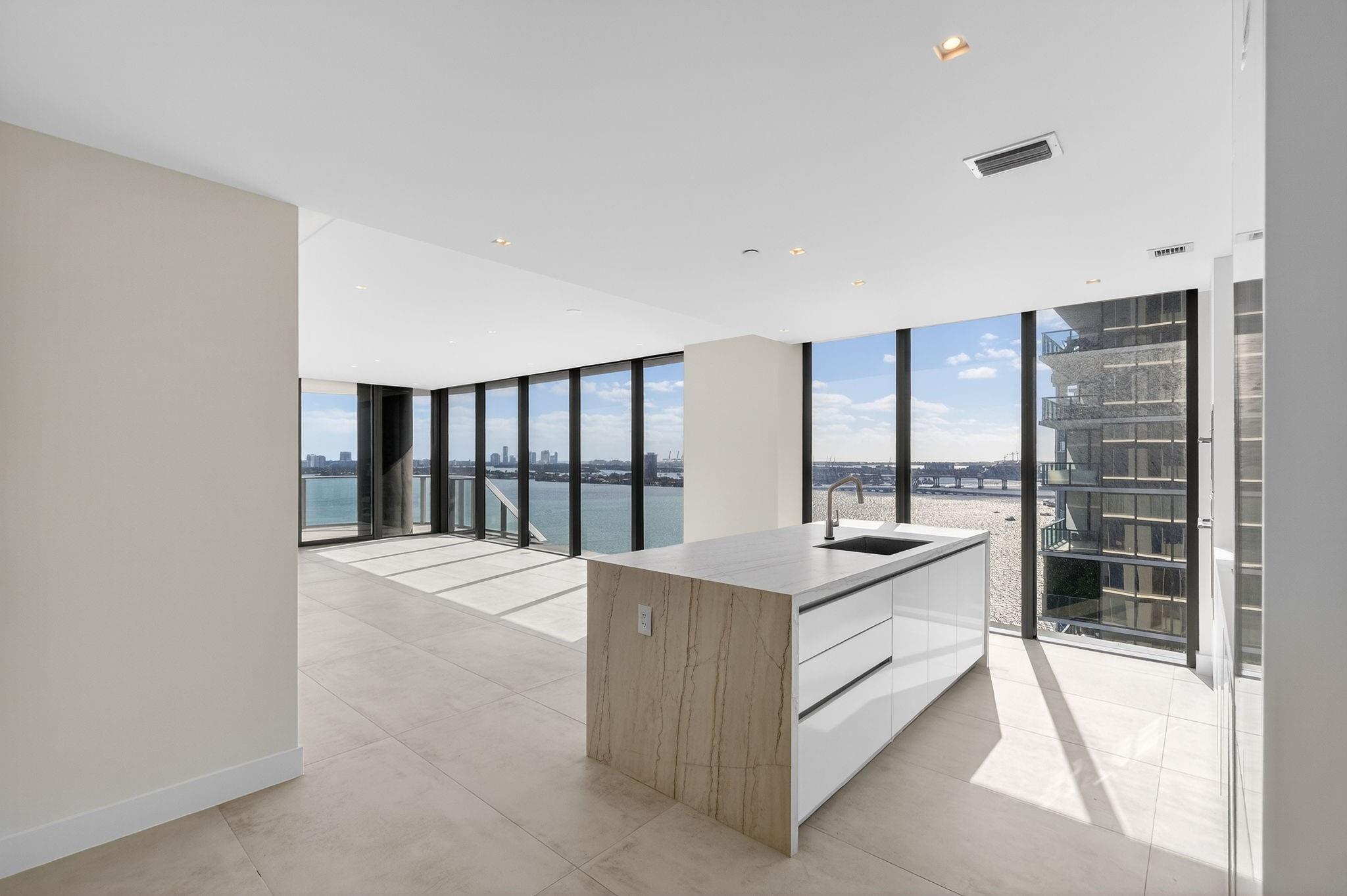 700 NE 24th St #1807