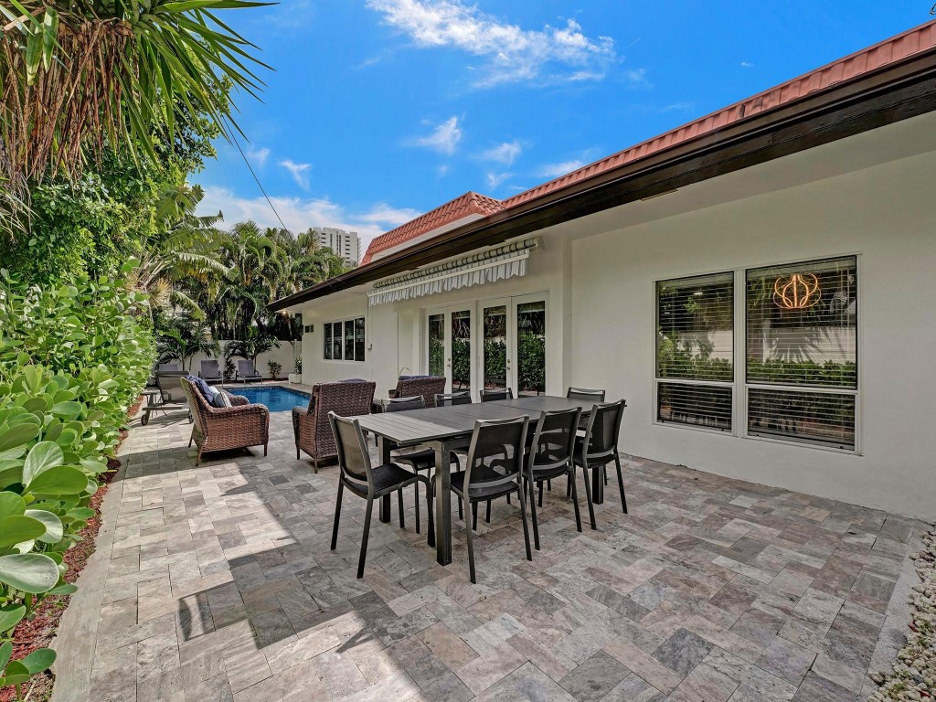 3261 Aqua Vis Pompano Beach, FL 33062