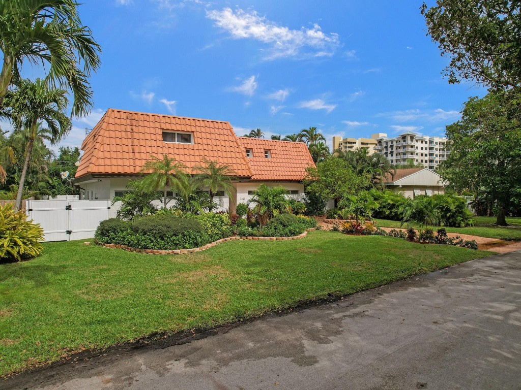 3261 Aqua Vis Pompano Beach, FL 33062