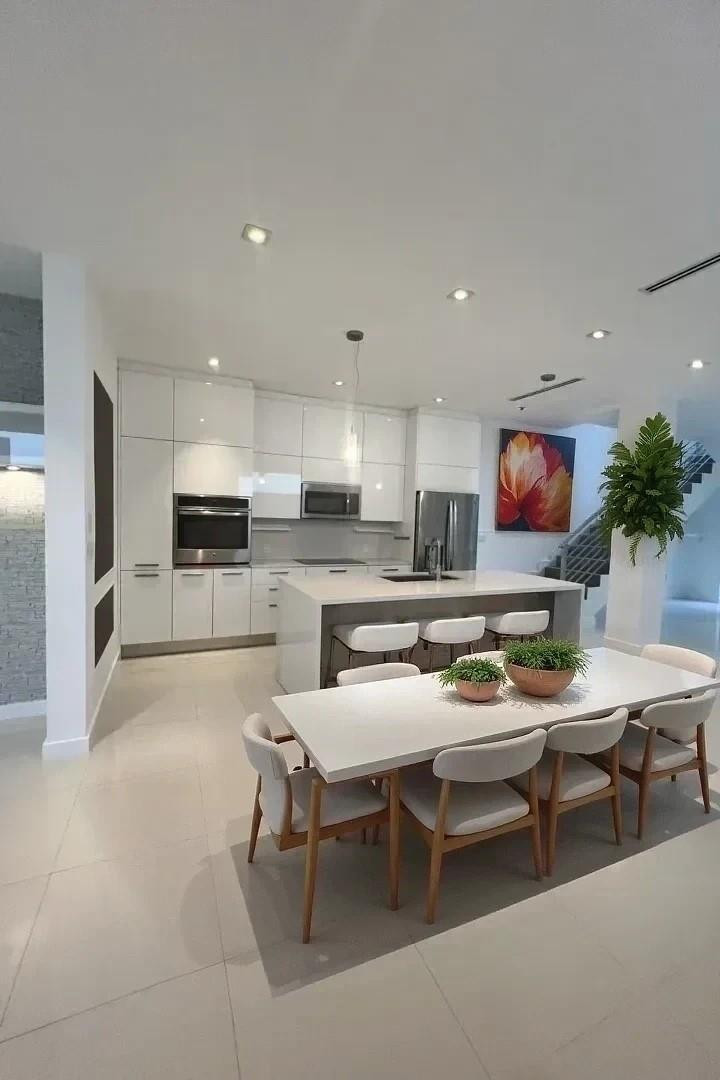 3037 S Elizabeth #3037 Miami, FL 33133