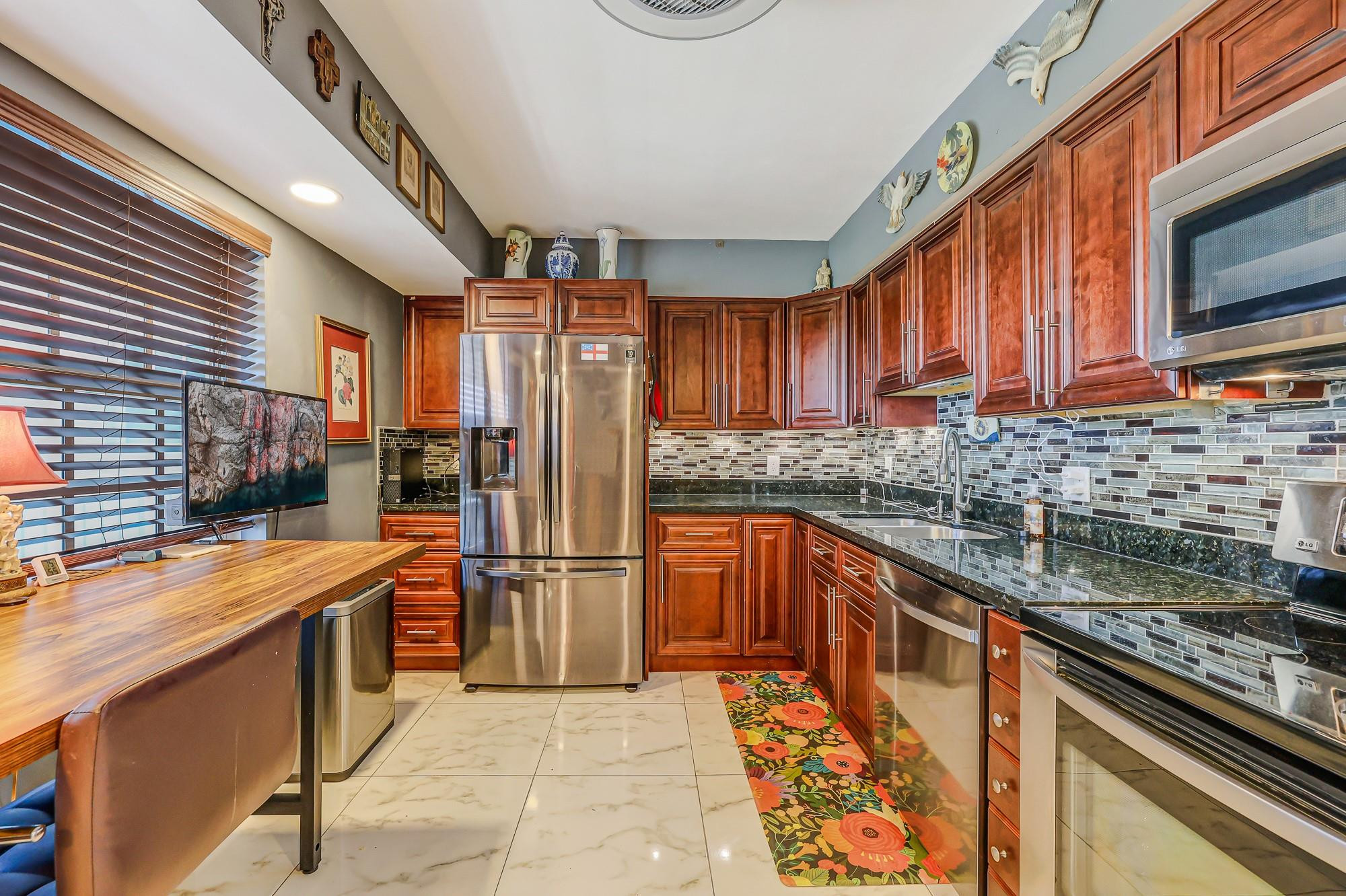 3520 Oaks #809 Pompano Beach, FL 33069