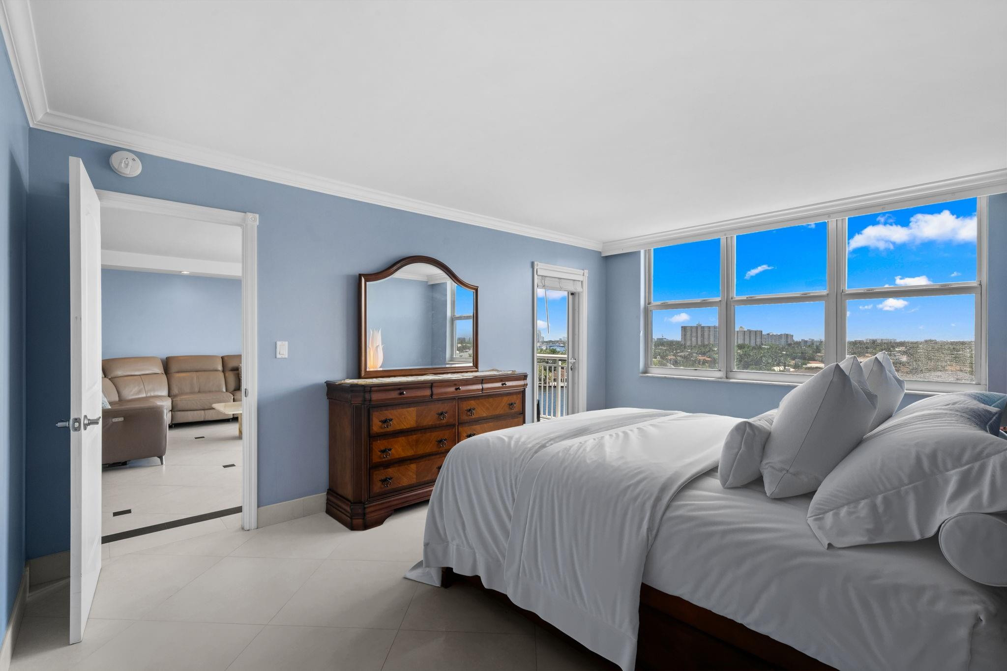 511 Bayshore #904 Fort Lauderdale, FL 33304