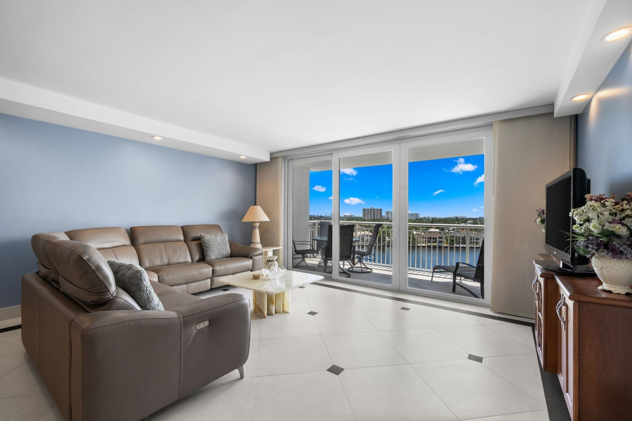 511 Bayshore #904 Fort Lauderdale, FL 33304