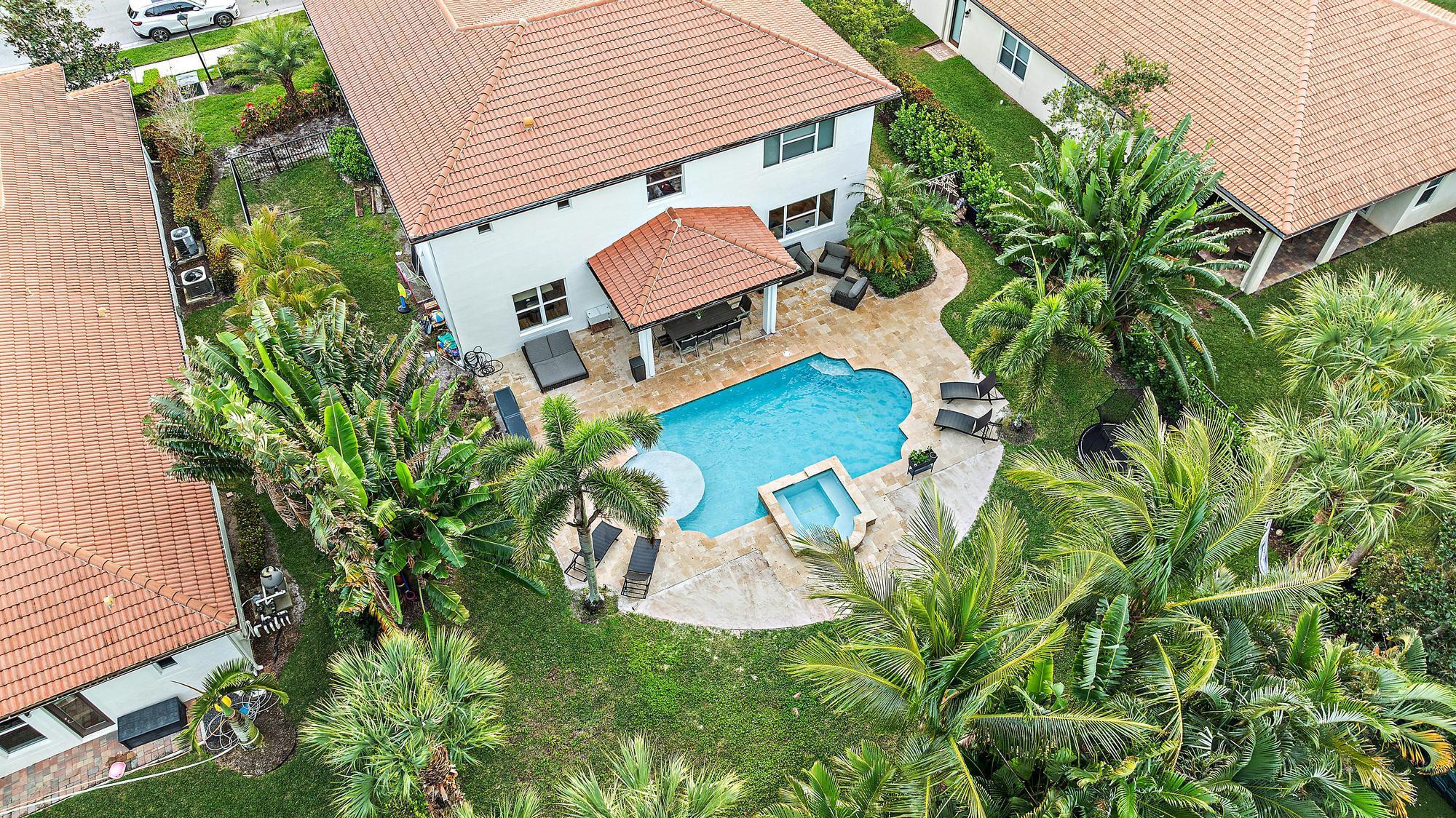 111 Manor Cir Jupiter, FL 33458