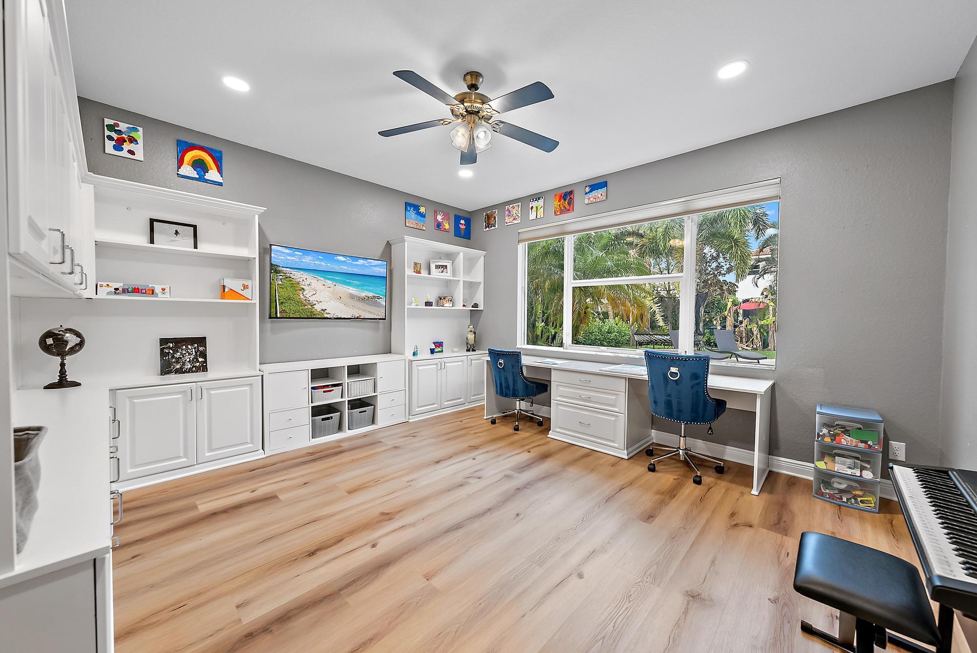 111 Manor Cir Jupiter, FL 33458