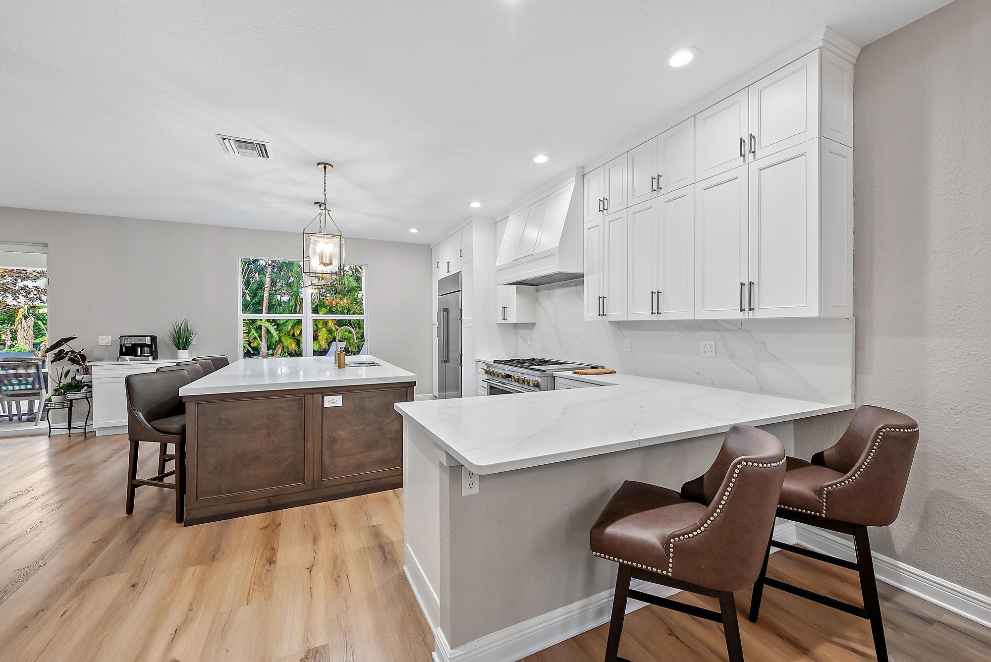 111 Manor Cir Jupiter, FL 33458