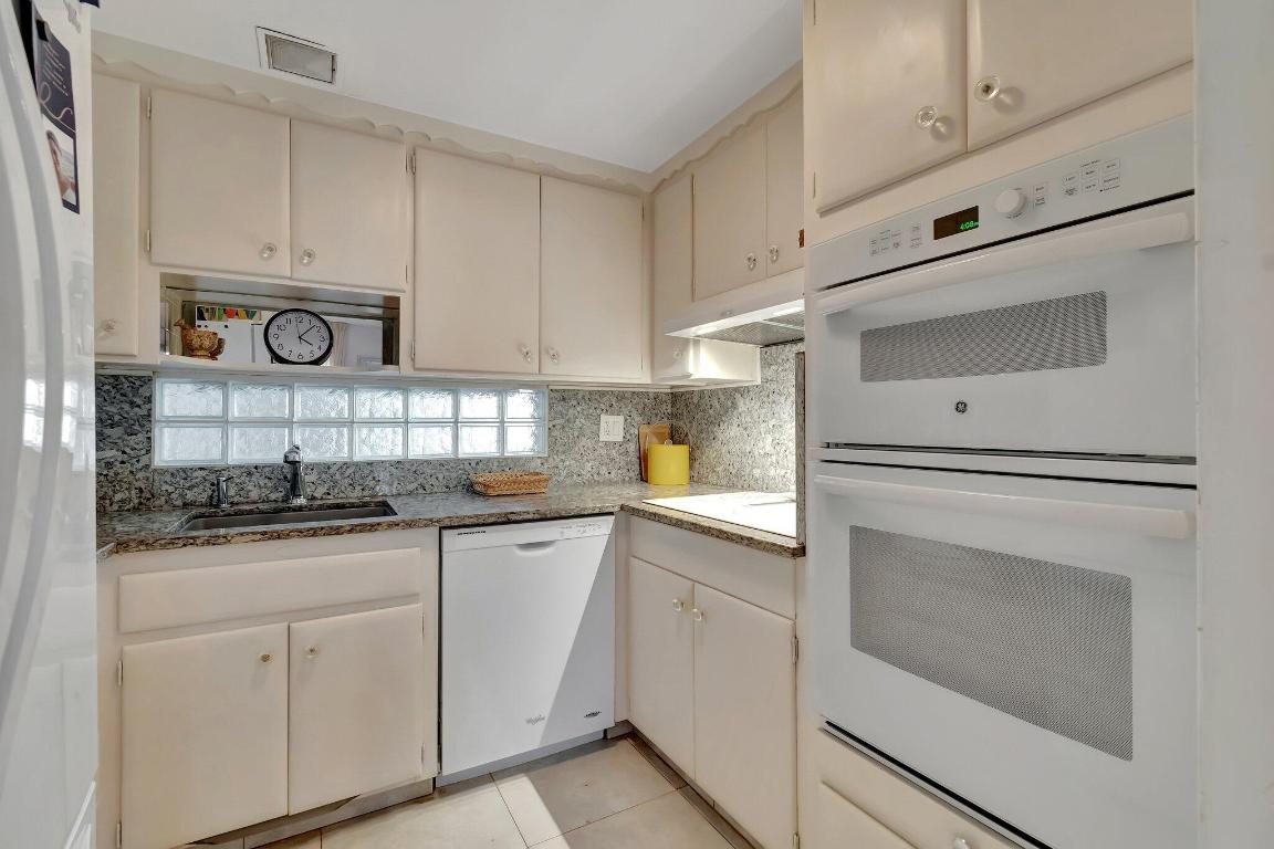 2711 S Ocean 0020th #2 Highland Beach, FL 33487