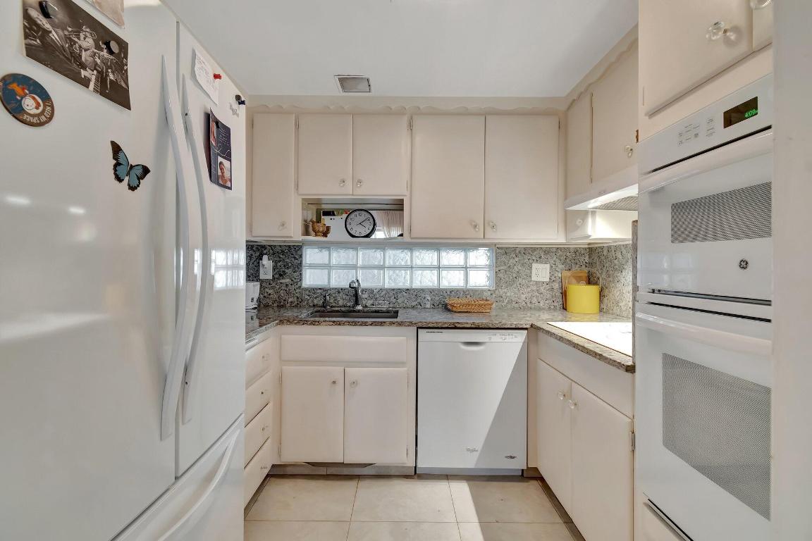 2711 S Ocean 0020th #2 Highland Beach, FL 33487