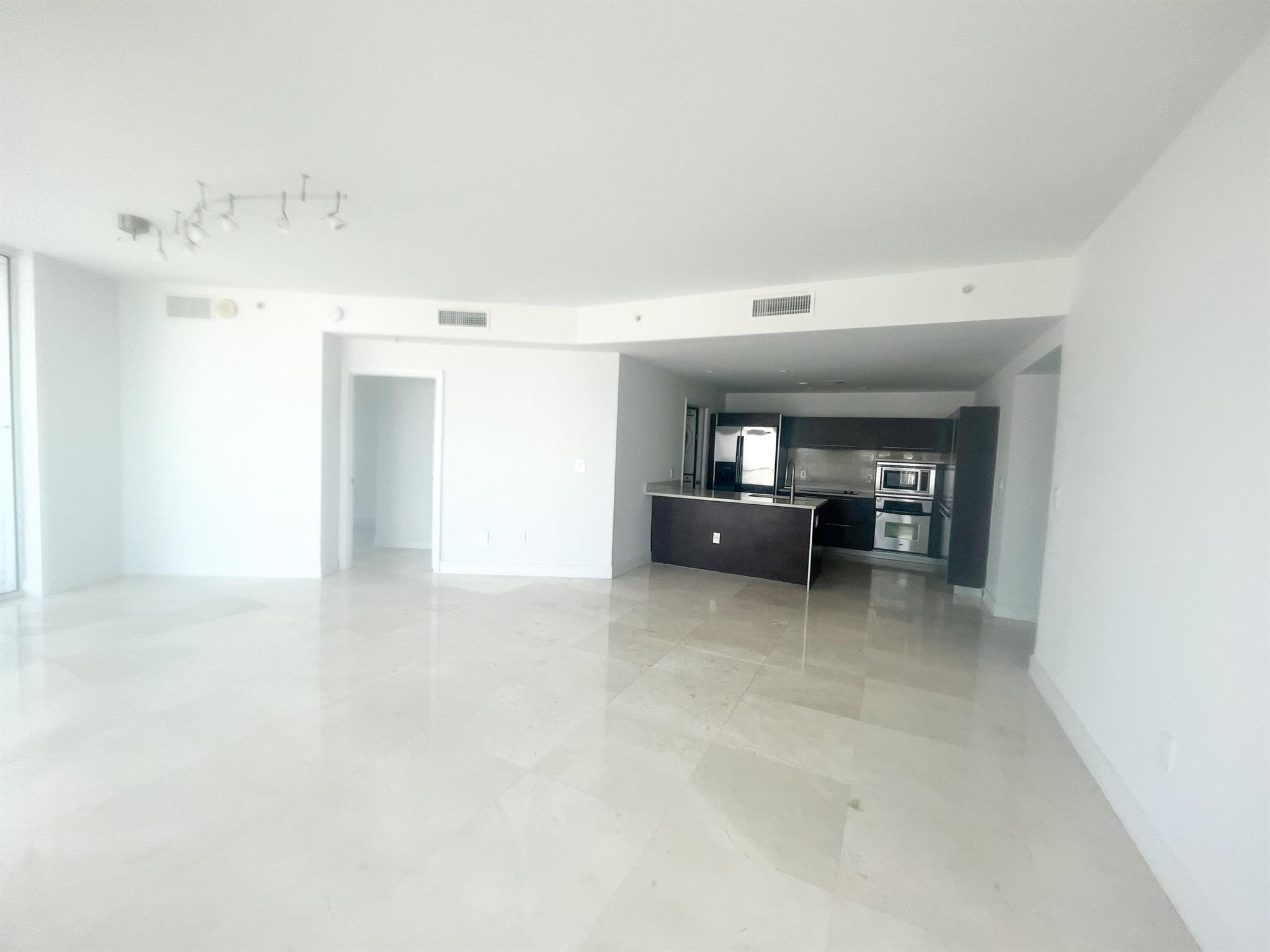 image Quantum On The Bay Condo12